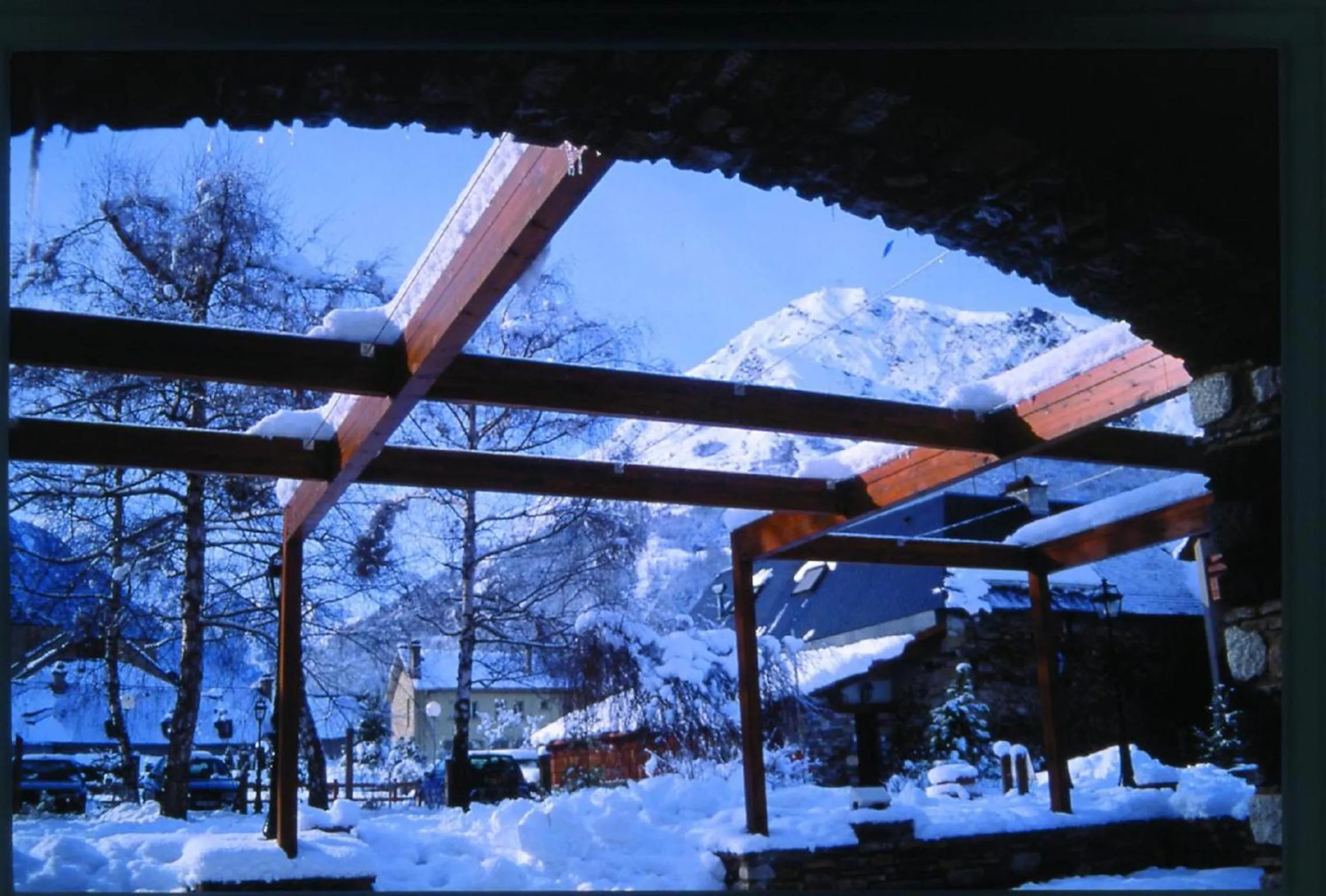 Winter in Hôtel Mir