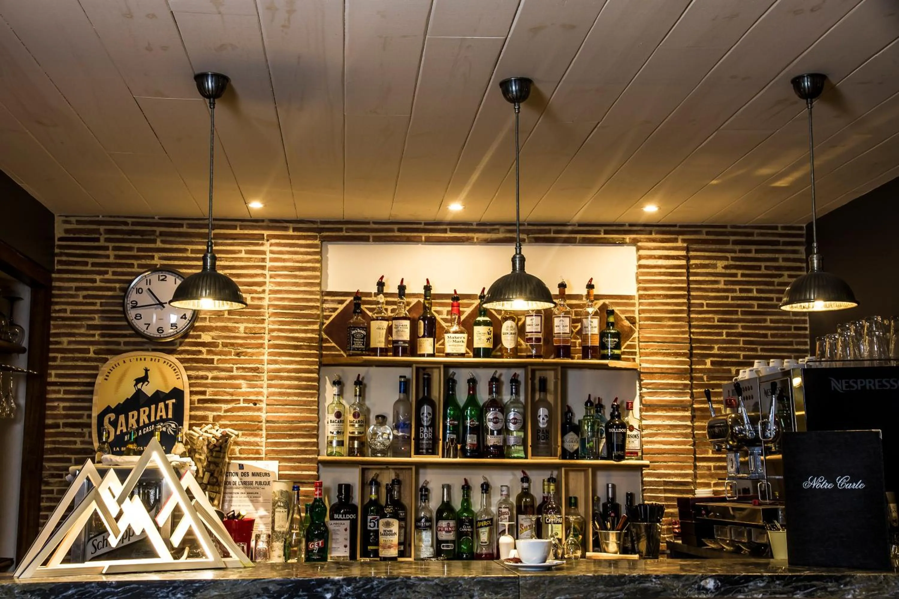 Lounge or bar in Hôtel Mir