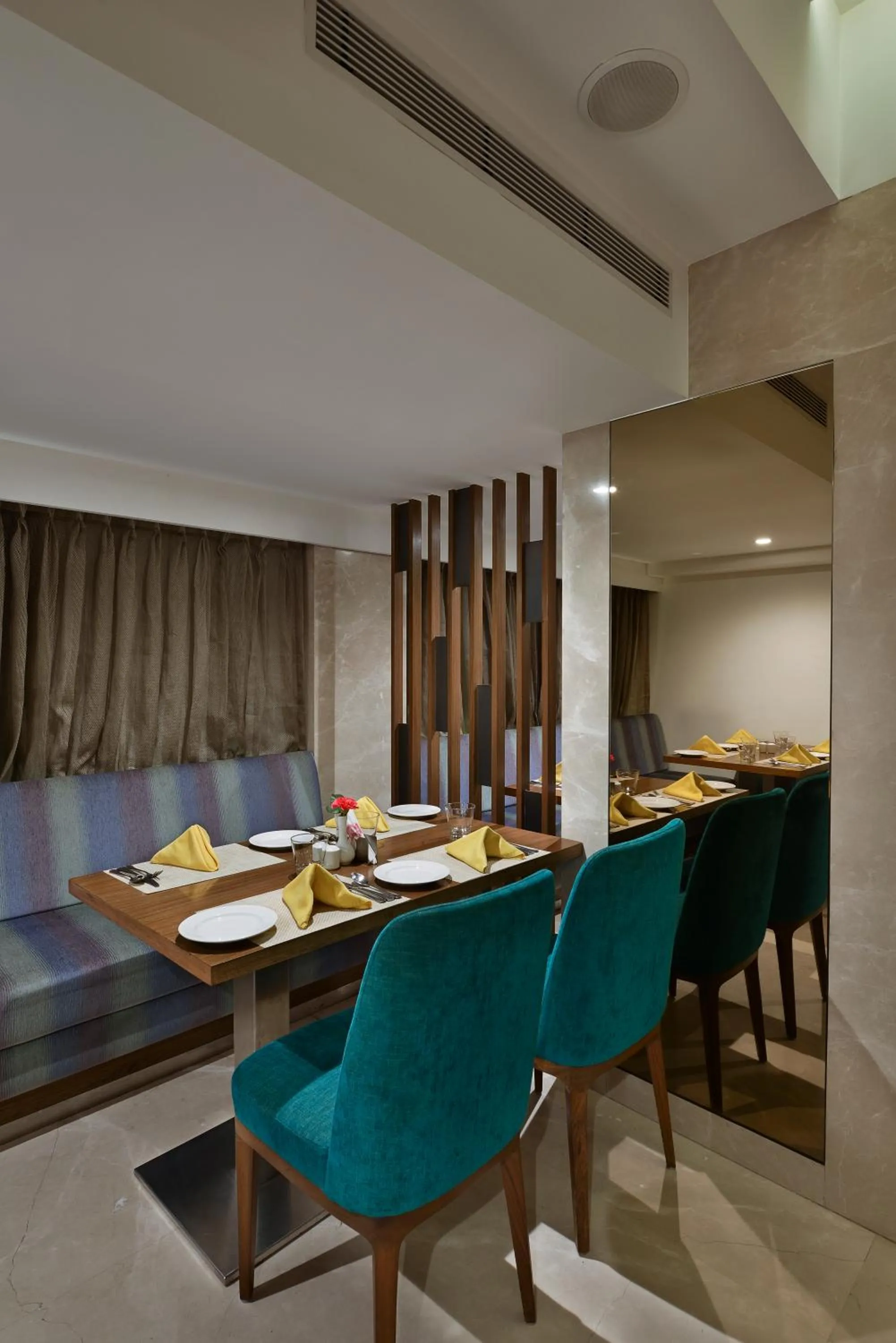 Restaurant/places to eat in Hotel Heritage formerly known as Comfort Inn Heritage