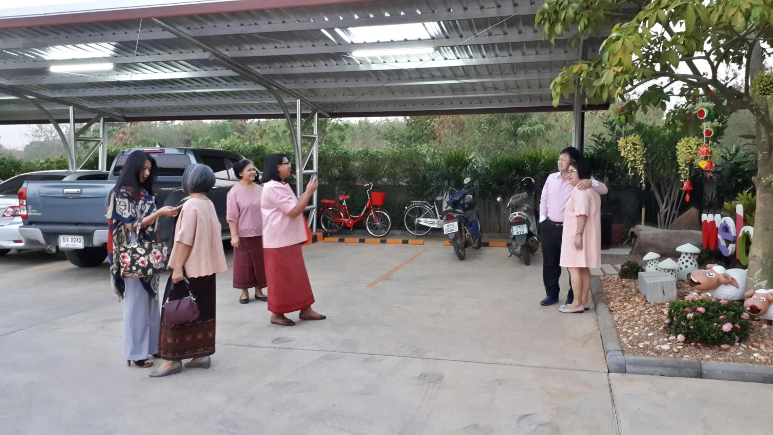 group of guests in Baan Lita