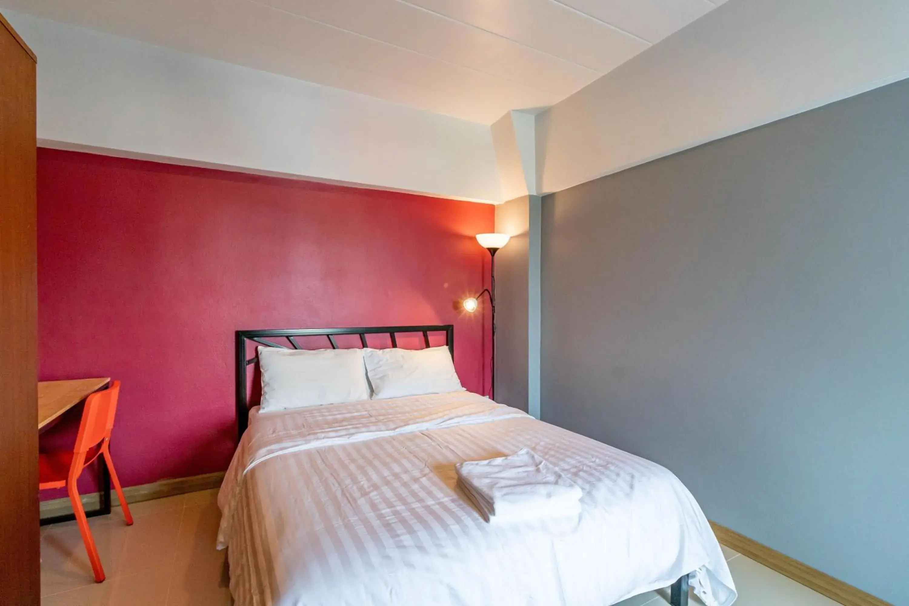 Photo of the whole room, Bed in Living Naraa Place Photo of the whole room, Bed in Living Naraa Place