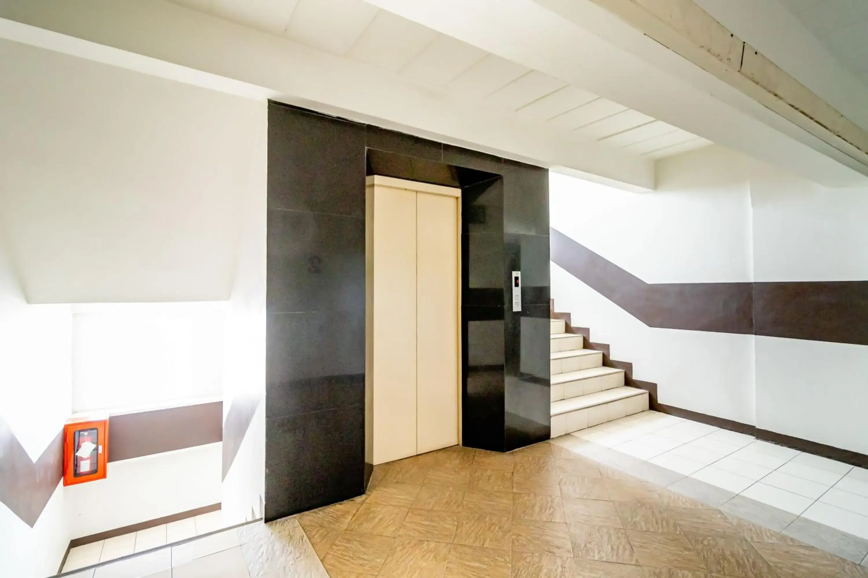 Property building in Living Naraa Place Property building in Living Naraa Place