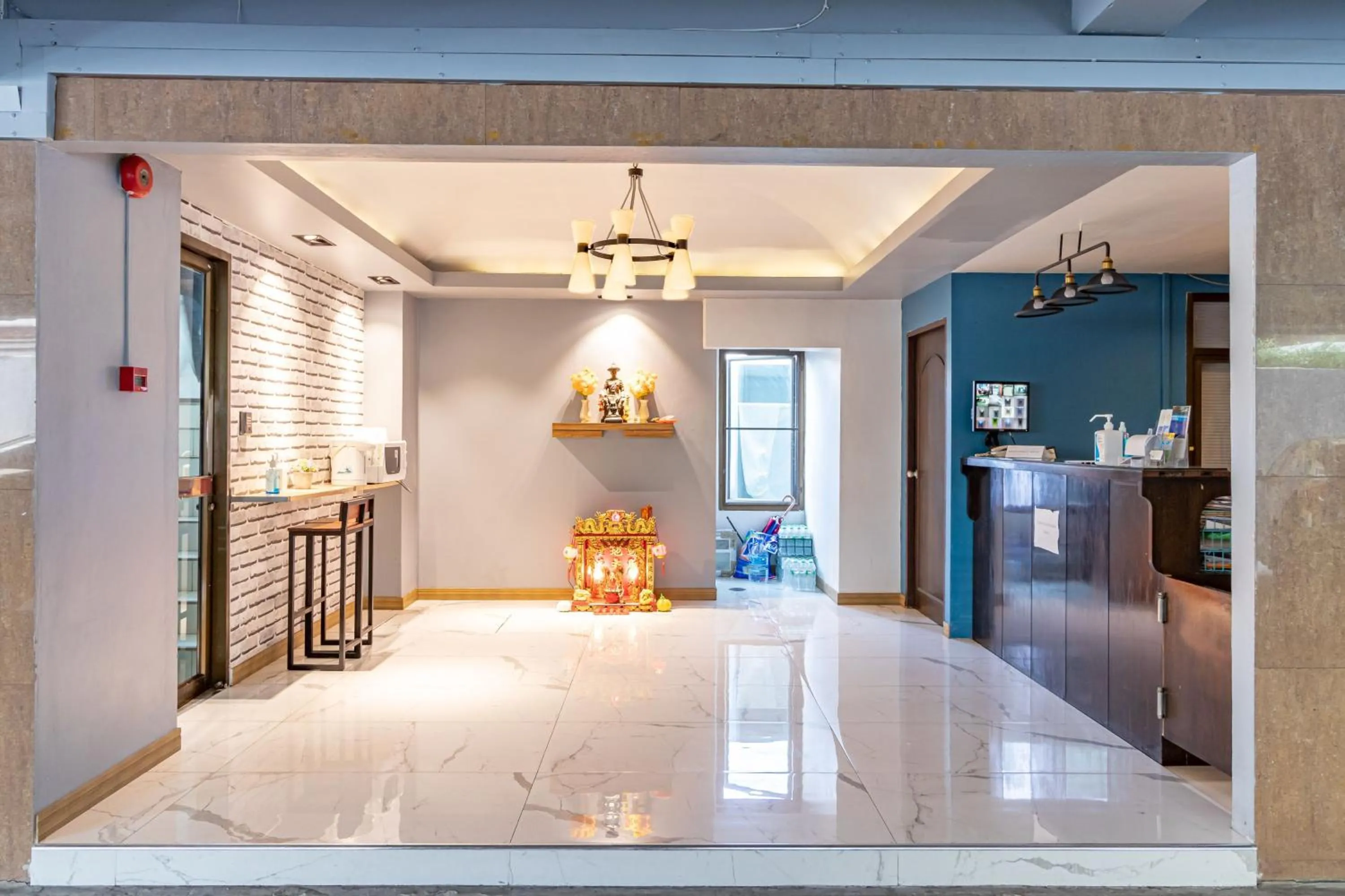 Property building in Living Naraa Place