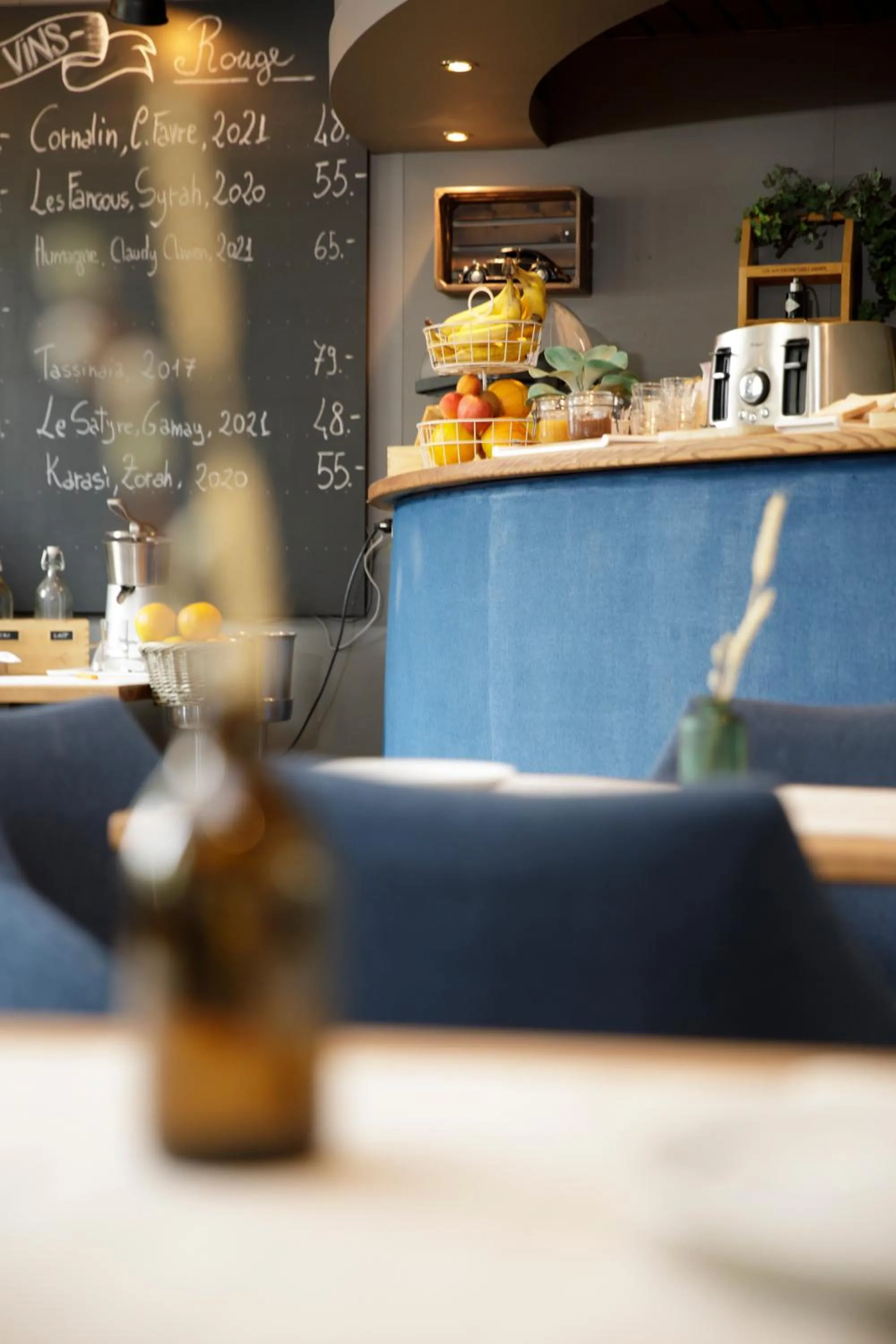 Food and drinks in Hôtel de l'Ange