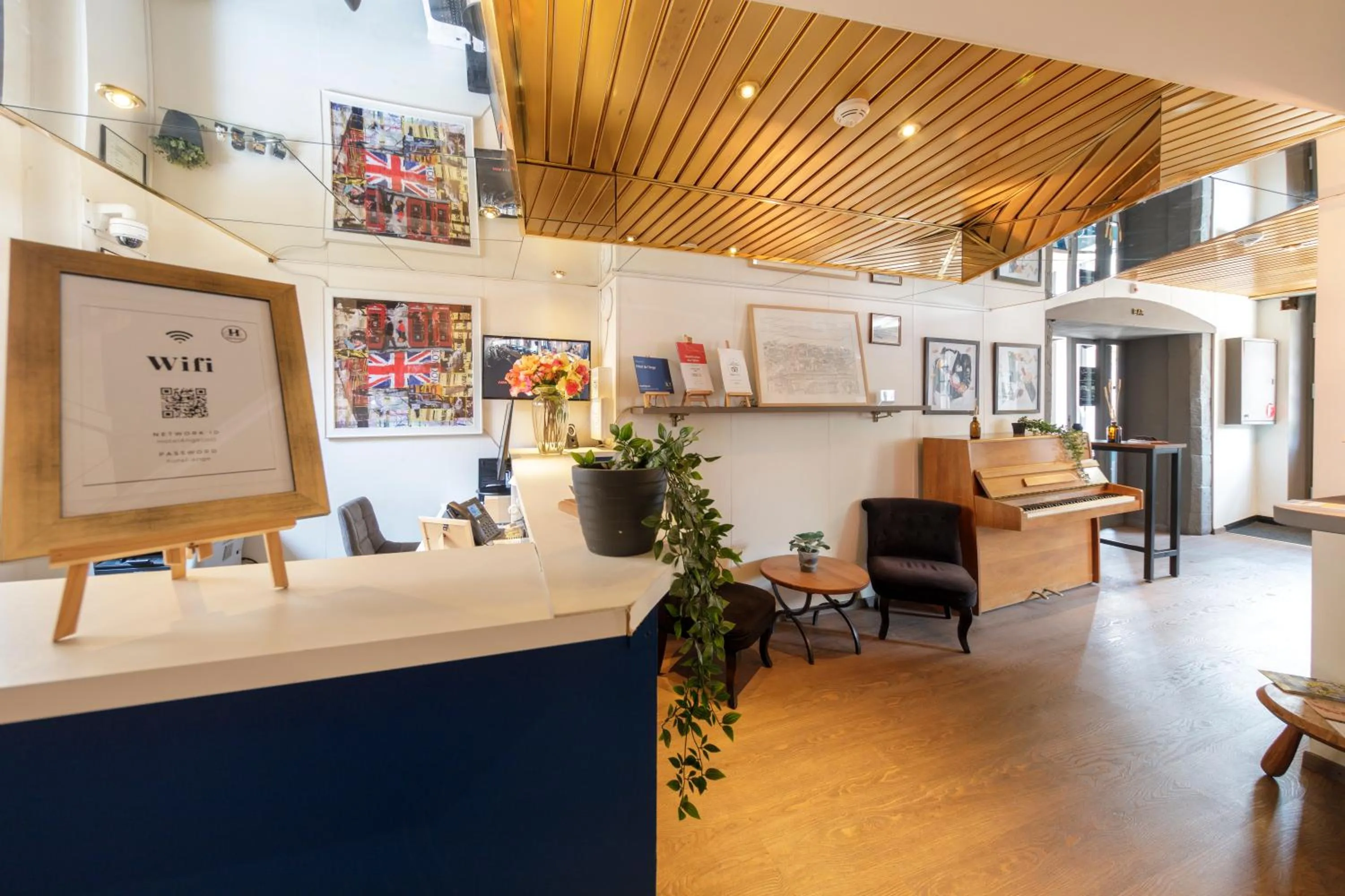 Lobby or reception in Hôtel de l'Ange