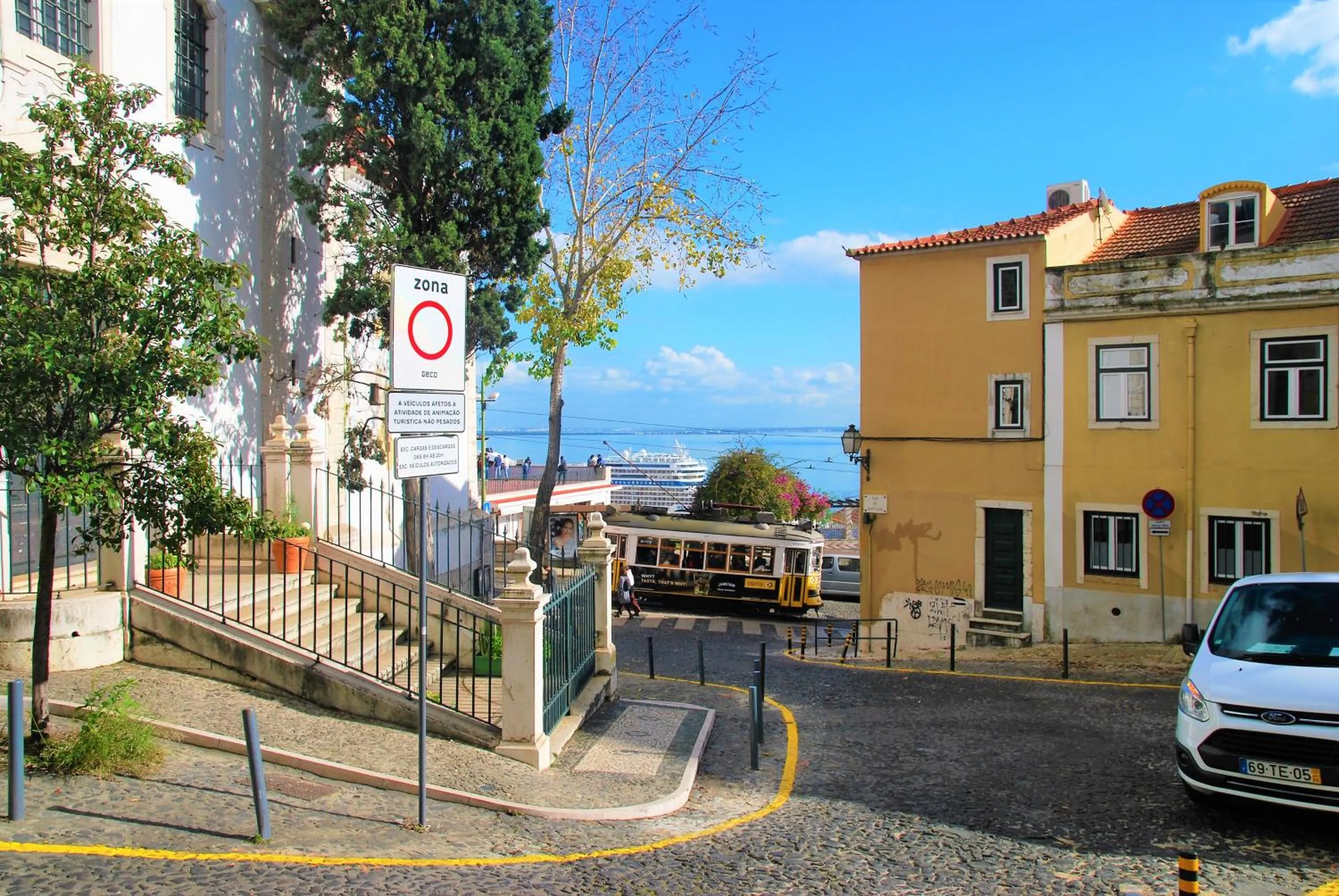 Two-Bedroom Suite in Contador Mor Rooms and Apartments