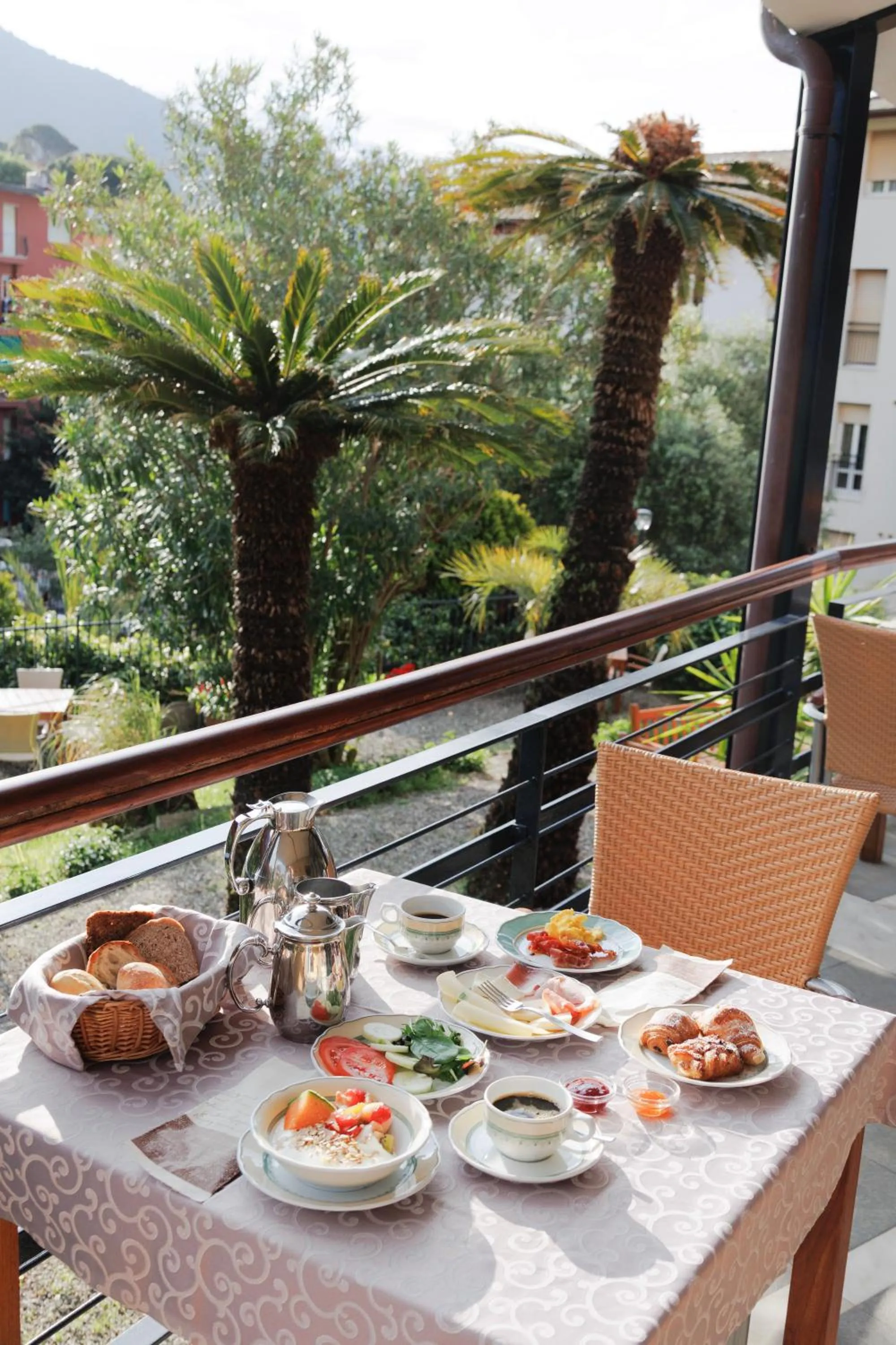 Breakfast in Hotel Villa Adriana