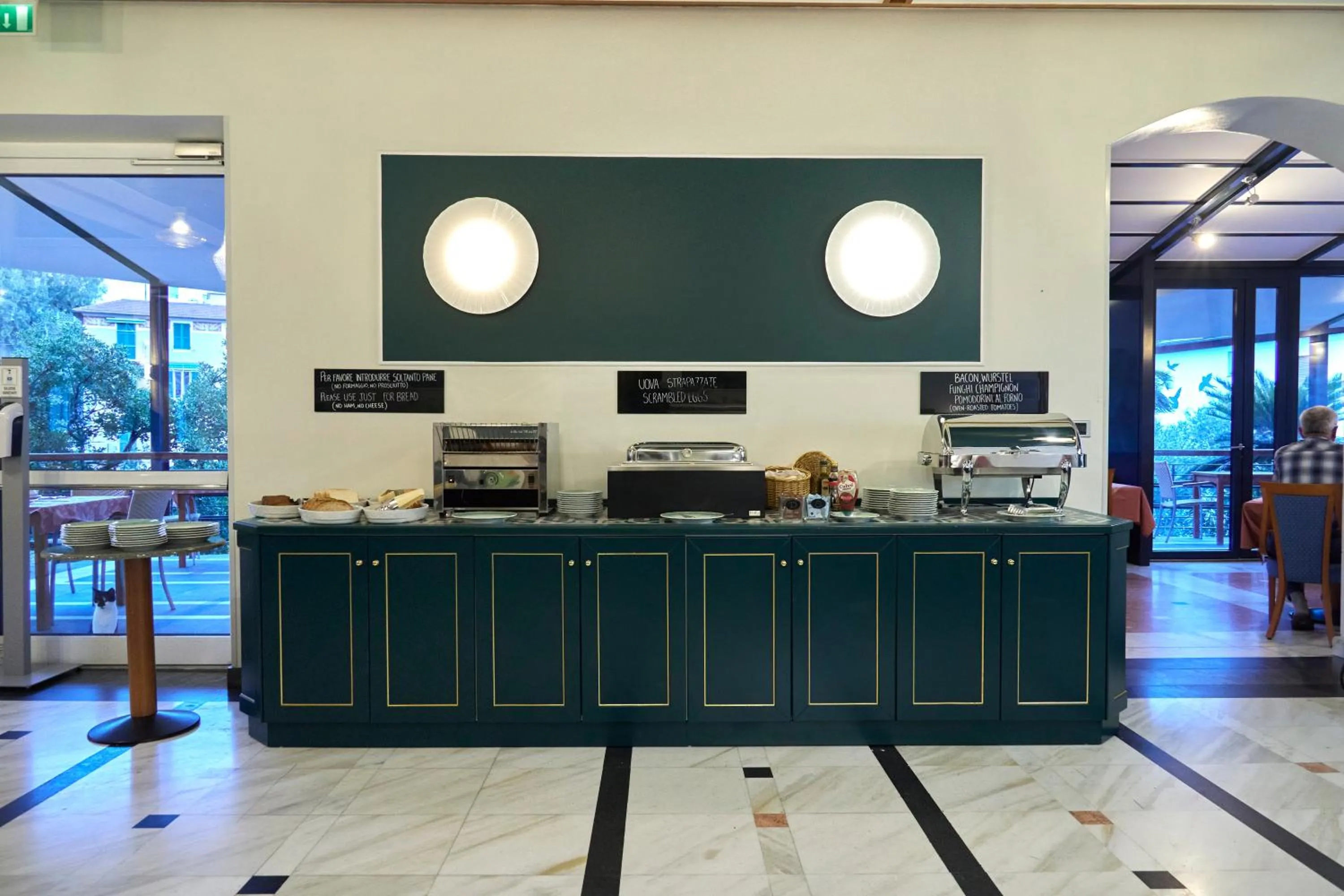 Restaurant/places to eat in Hotel Villa Adriana