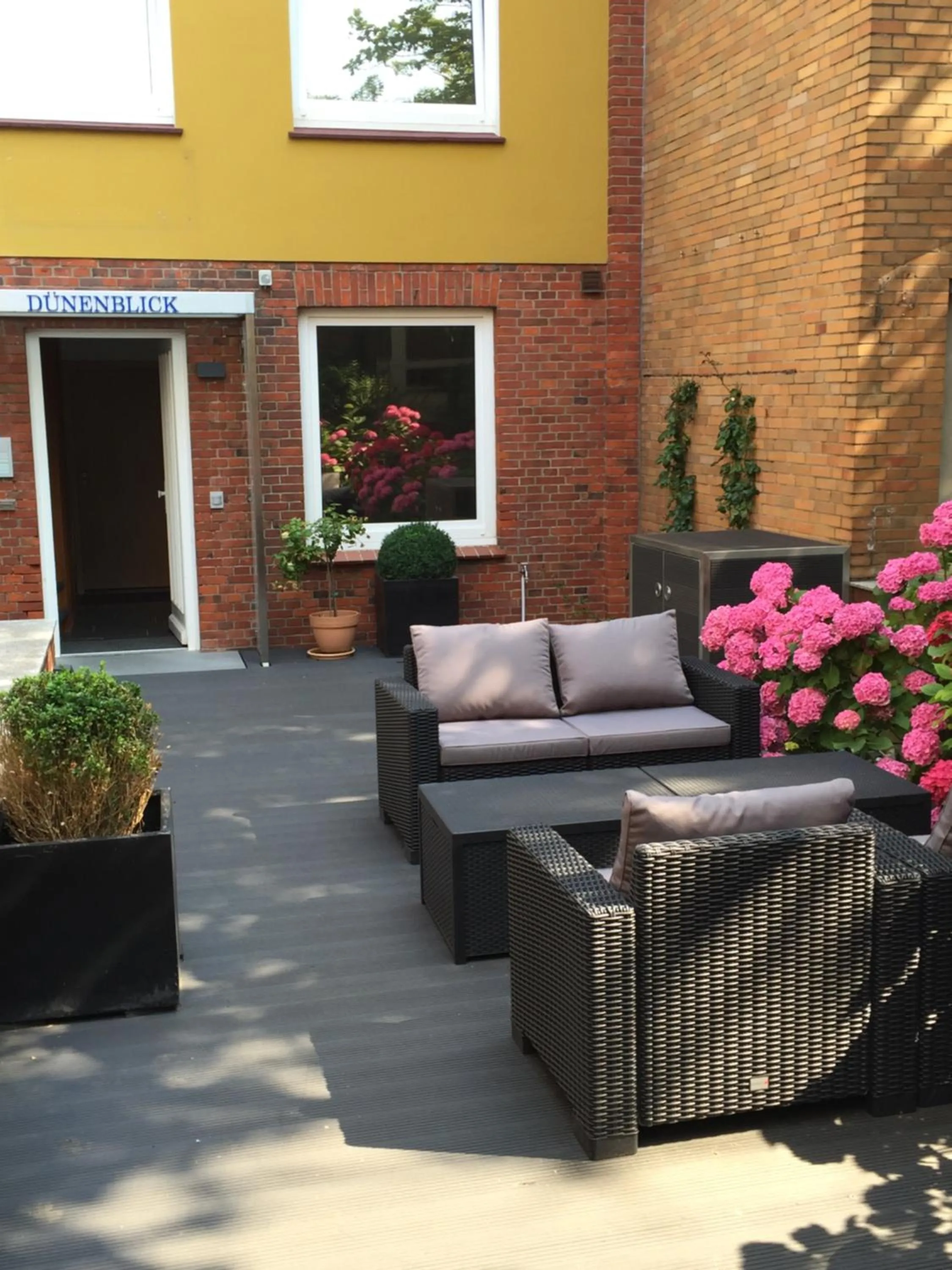 Facade/entrance in Dünenblick Apartments