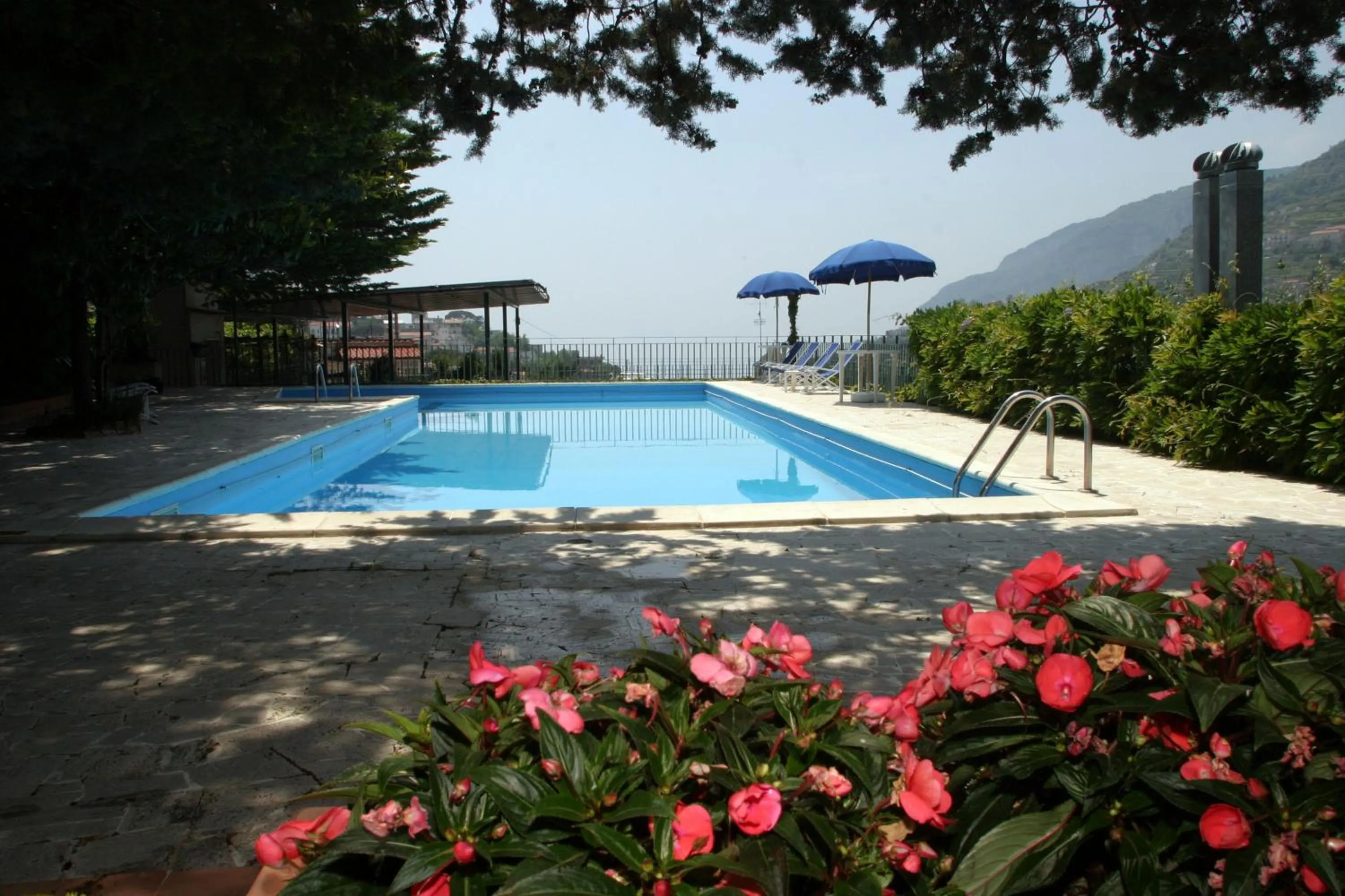 Swimming pool in Residence Le Villette