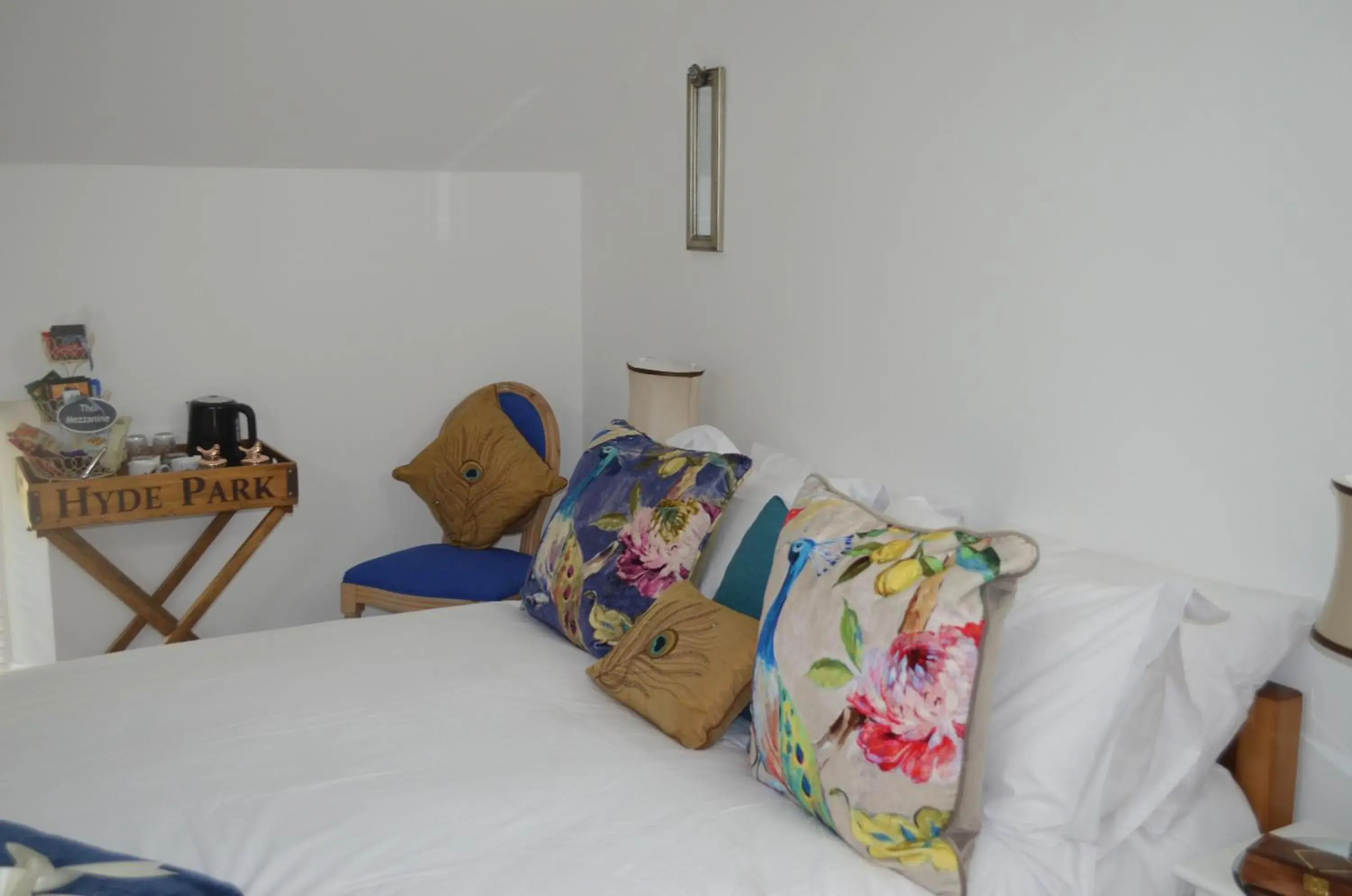 Deluxe Double Room with Shower in The Old Chapel Stoke Bruerne Deluxe Double Room with Shower in The Old Chapel Stoke Bruerne