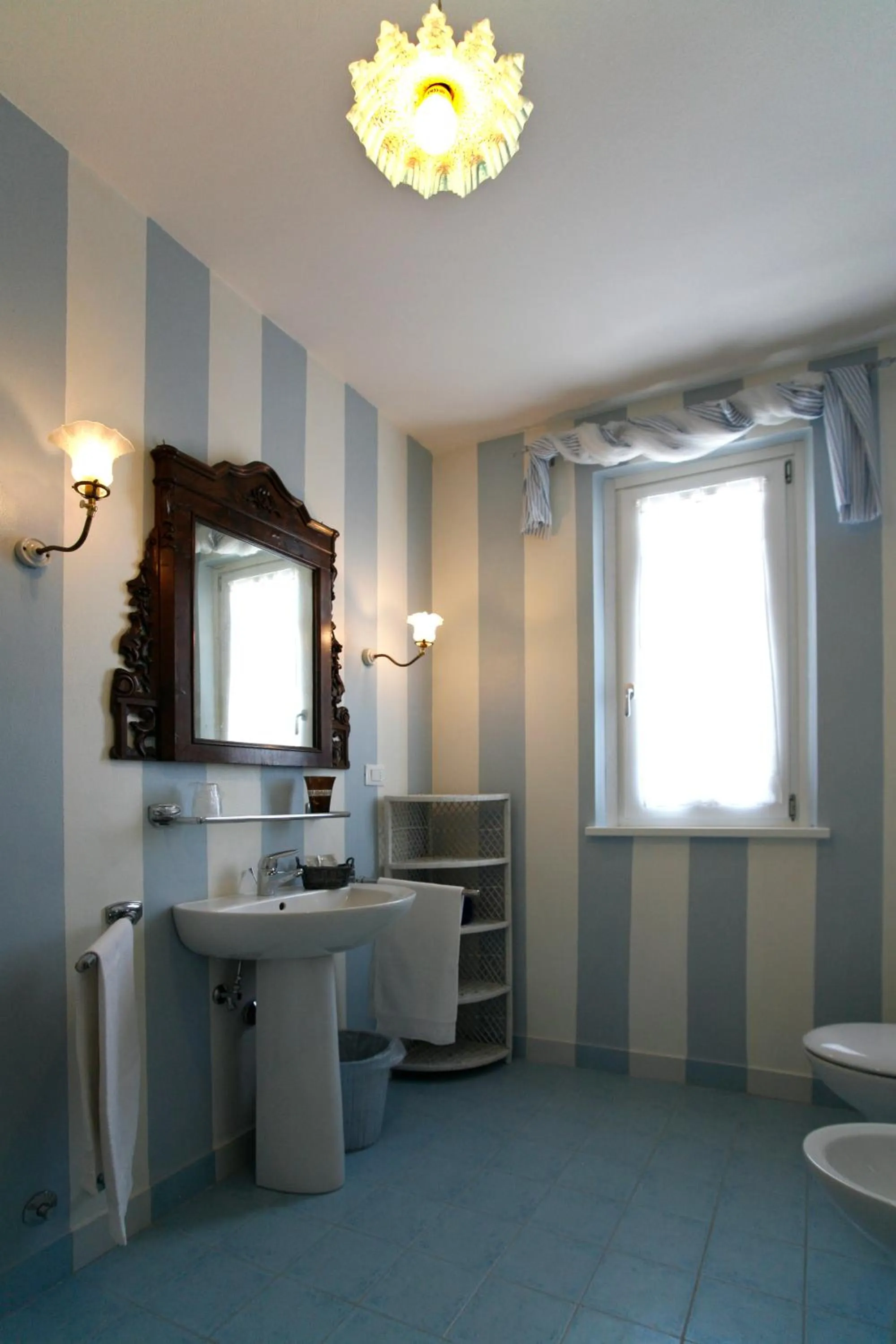 Toilet in Villa Amelia Rooms