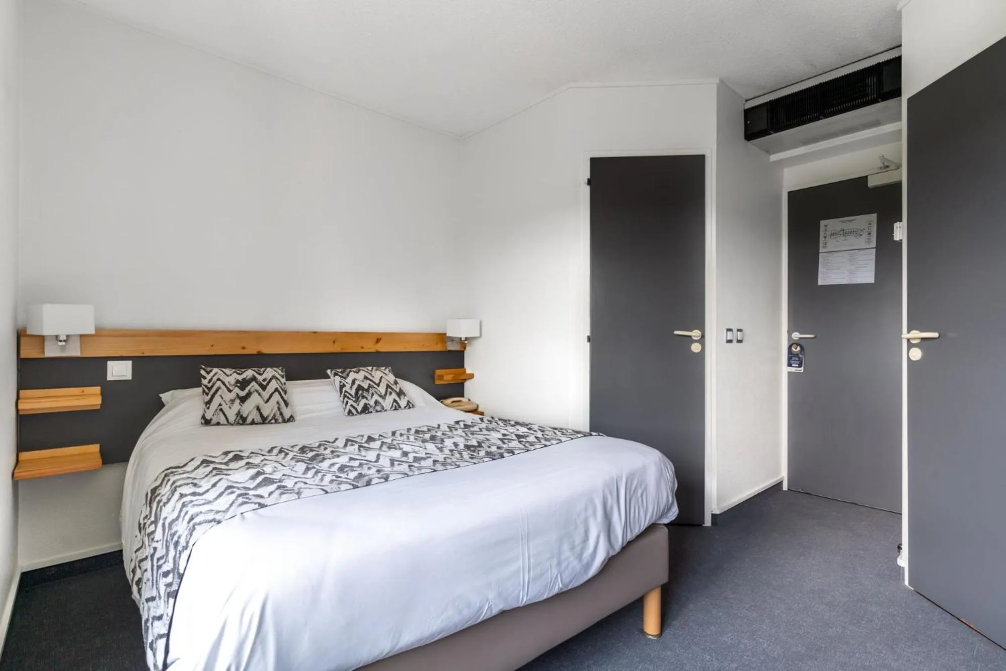 Bedroom, Bed in Abor Hôtel, Mont de Marsan