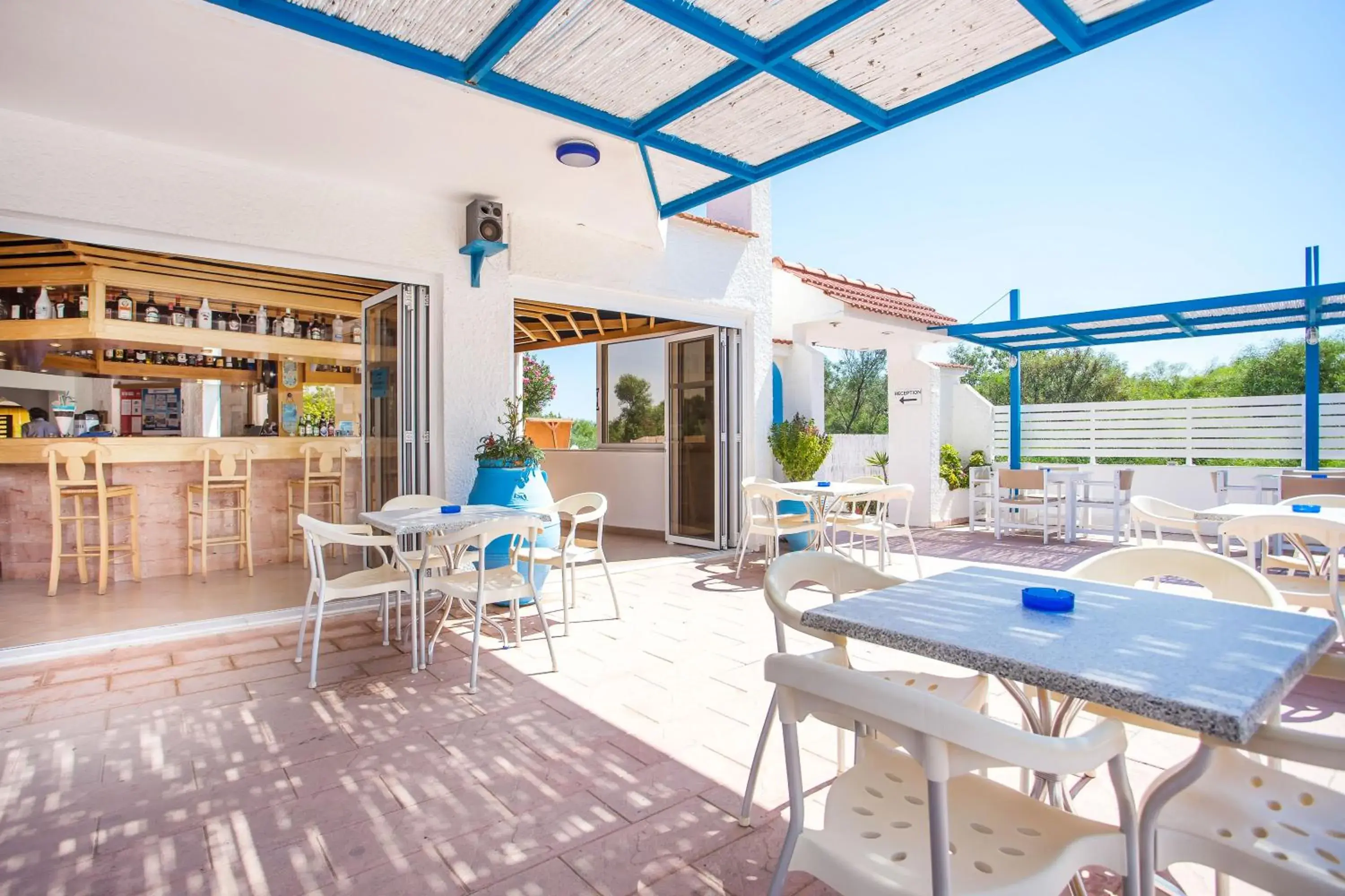 Lounge or bar in Muses Hotel Lounge or bar in Muses Hotel