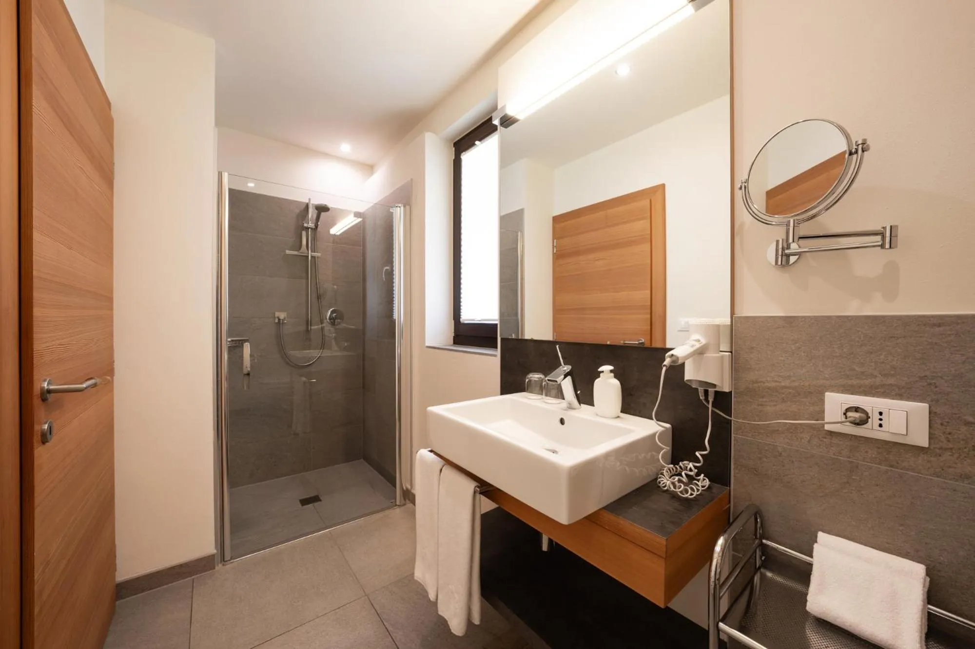Shower in Alagundis Apartment Residence