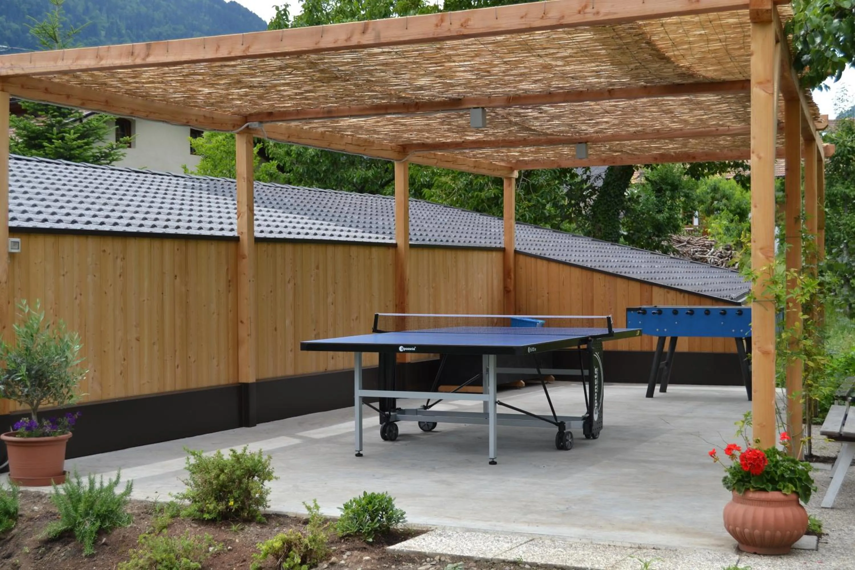 Table tennis in Alagundis Apartment Residence
