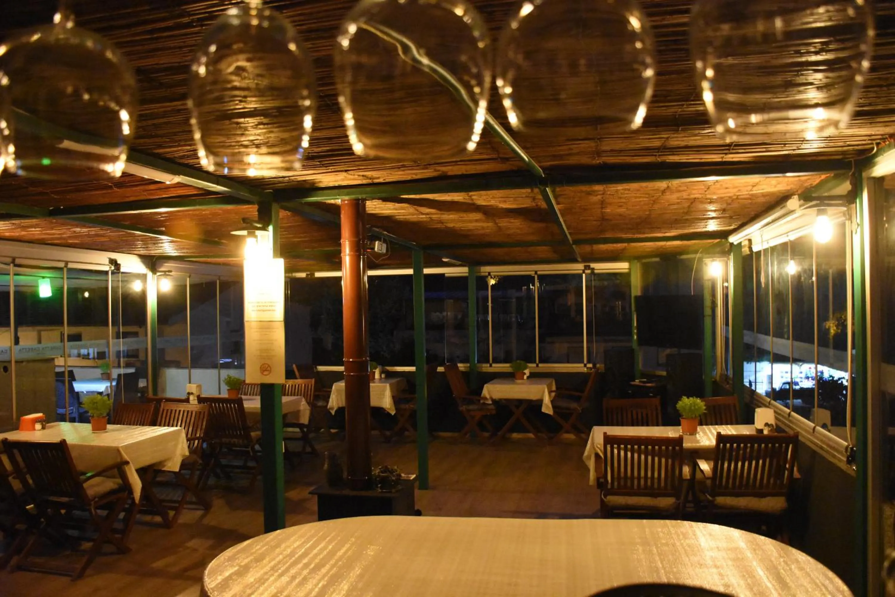 Restaurant/places to eat in Caretta Caretta Hotel