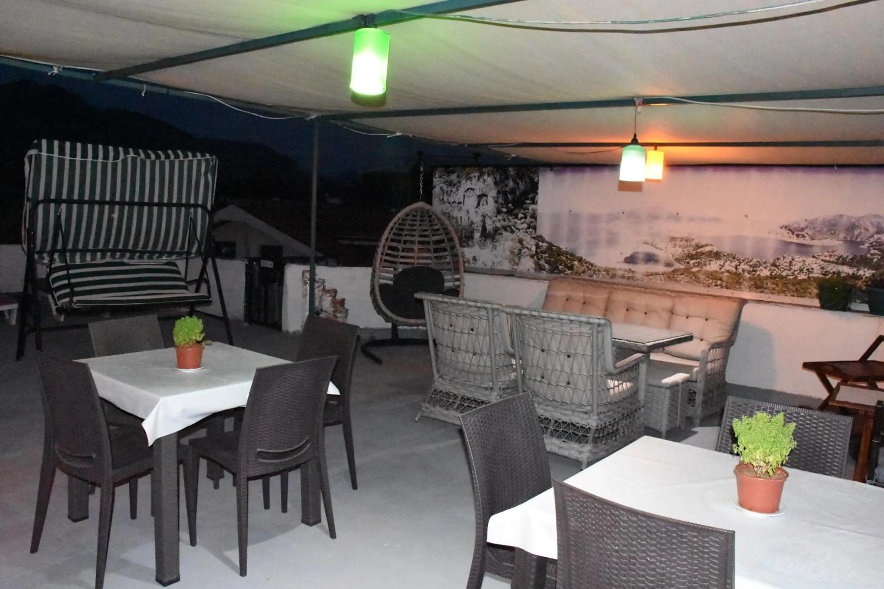 Restaurant/places to eat in Caretta Caretta Hotel