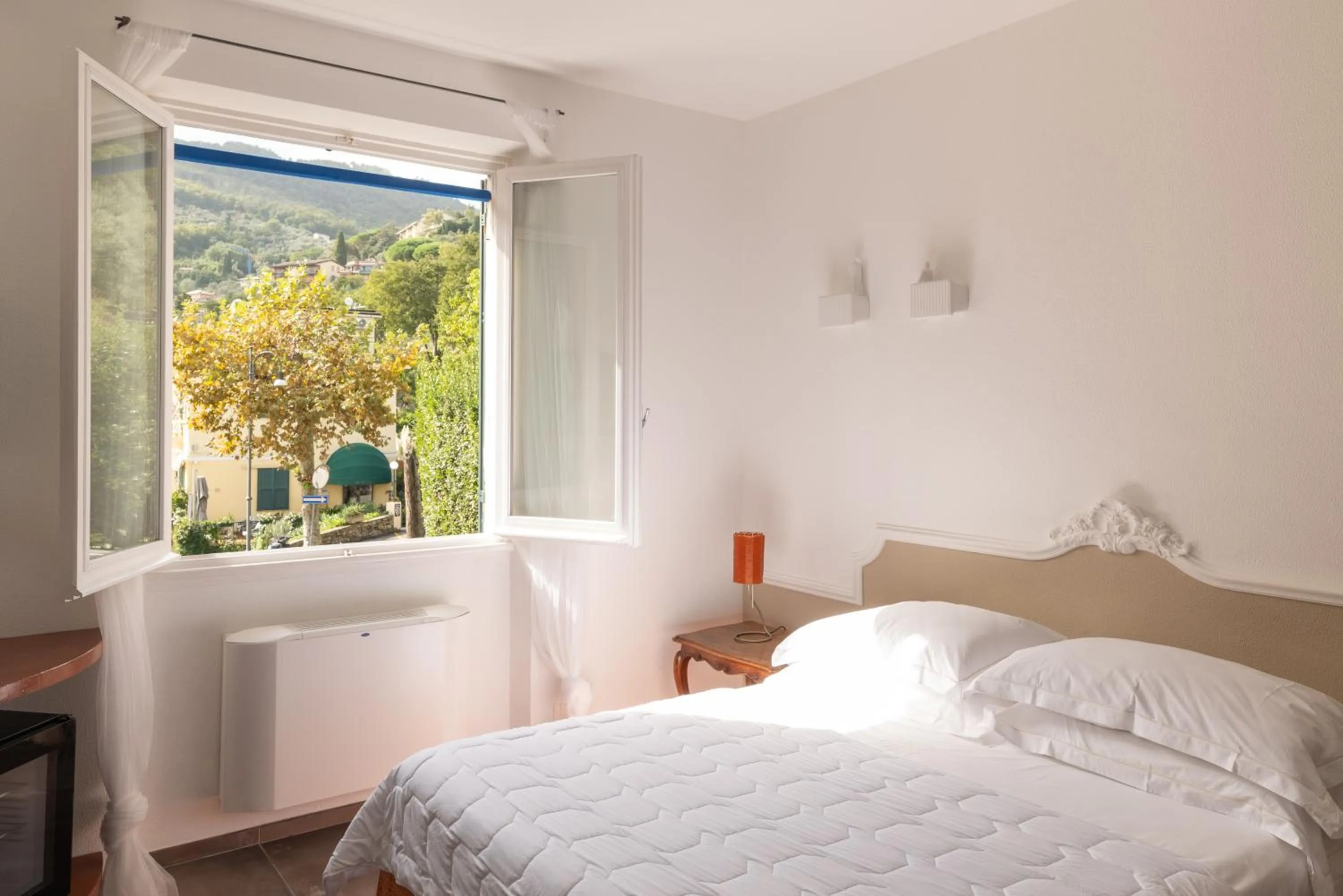 Bedroom, Bed in Albergo Minerva