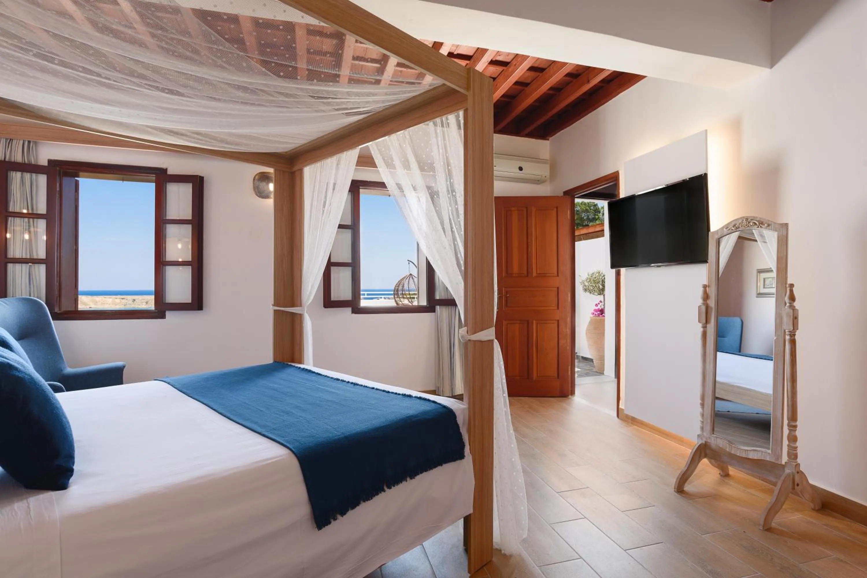 Bedroom, Bed in Thea Villas and Suite