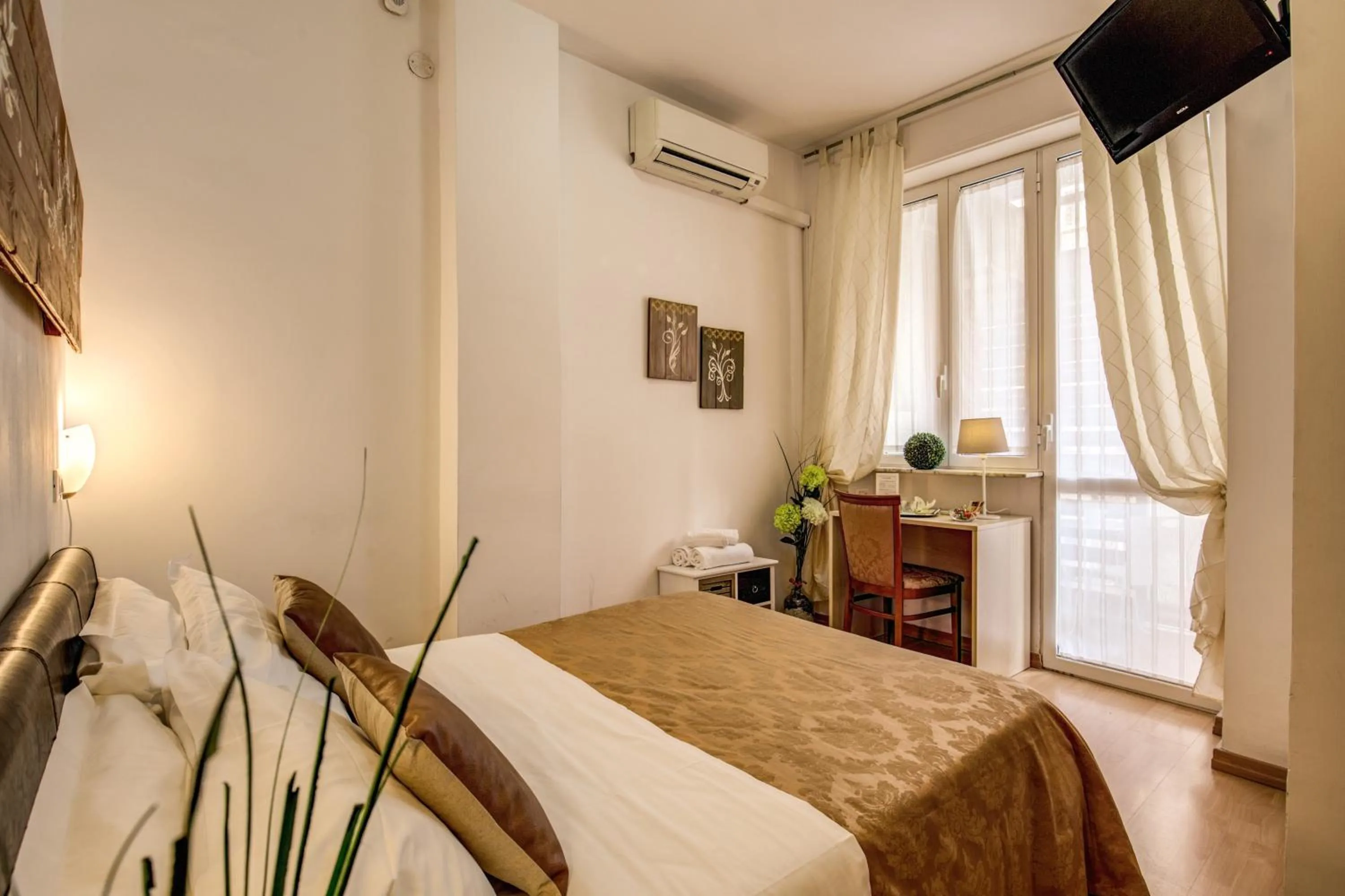 Bedroom, Bed in Trastevere Rooms