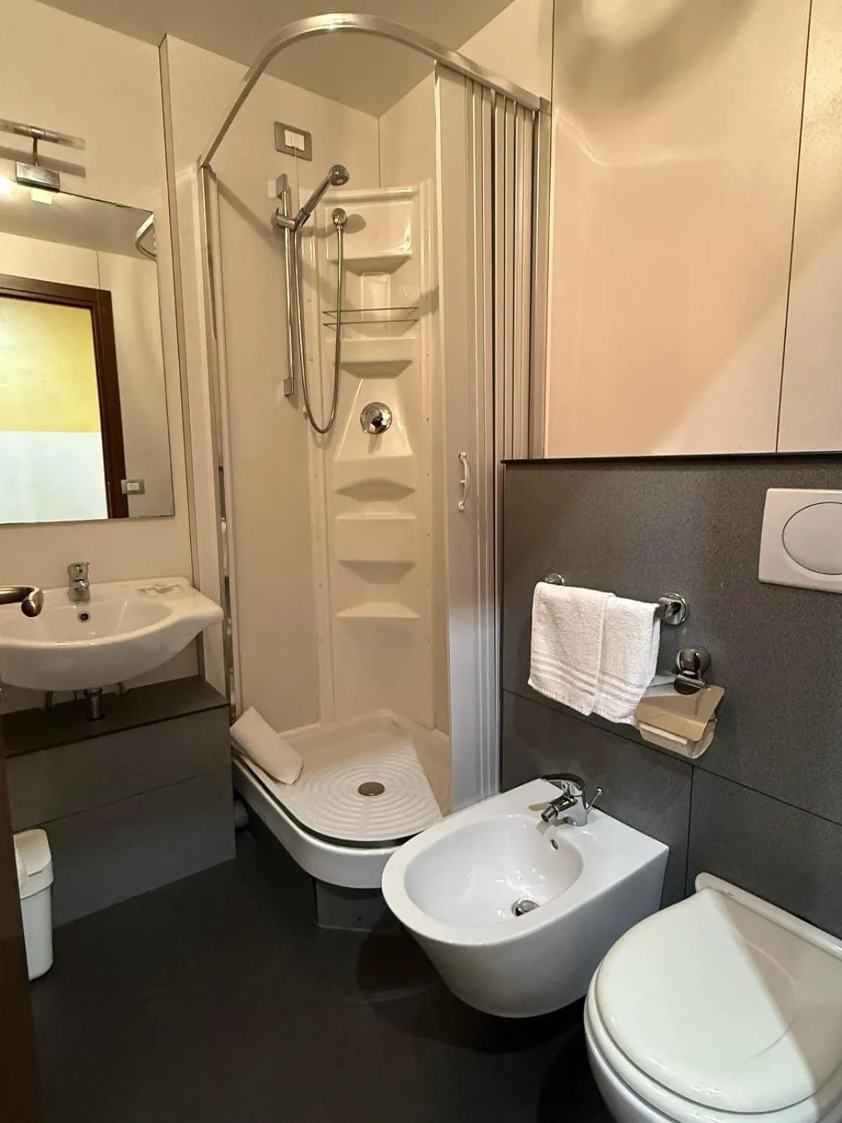 Shower in Via Palazzo Sanremo