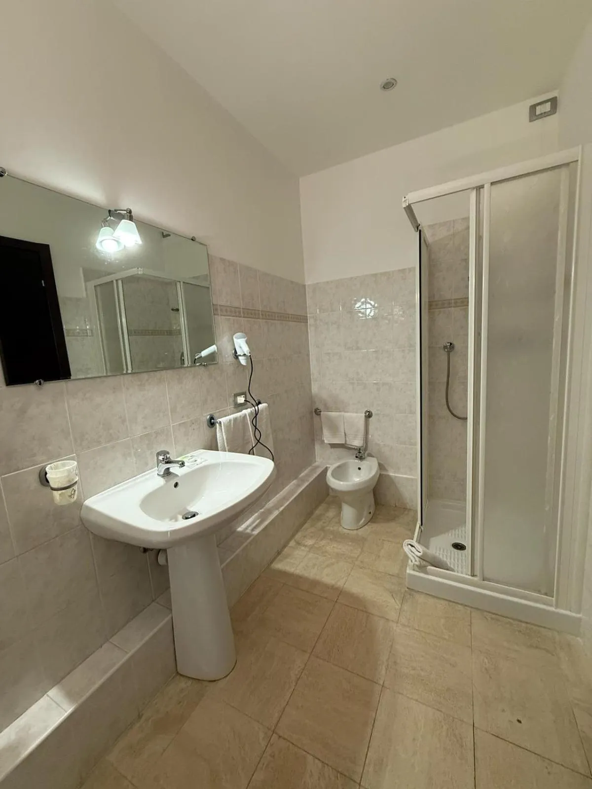 Shower in Via Palazzo Sanremo