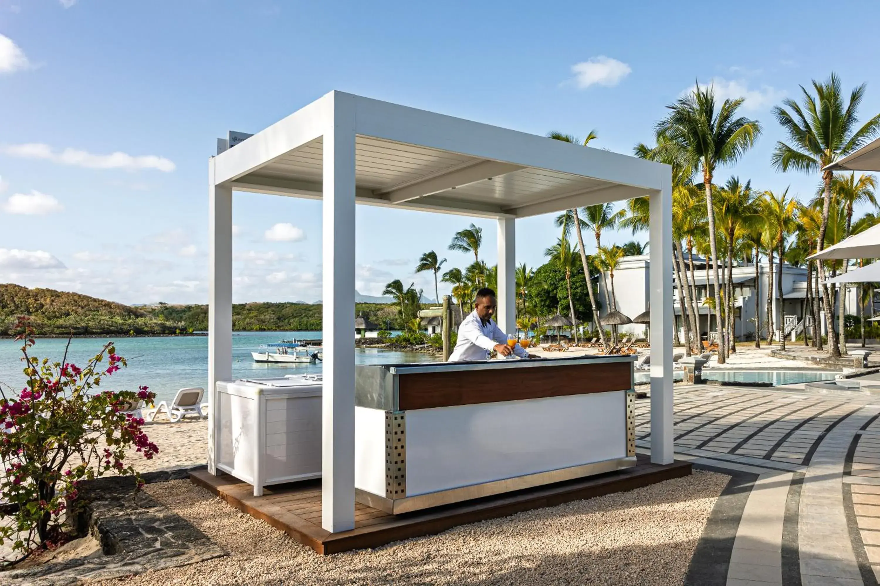 Lounge or bar in Shandrani Beachcomber Resort & Spa Lounge or bar in Shandrani Beachcomber Resort & Spa