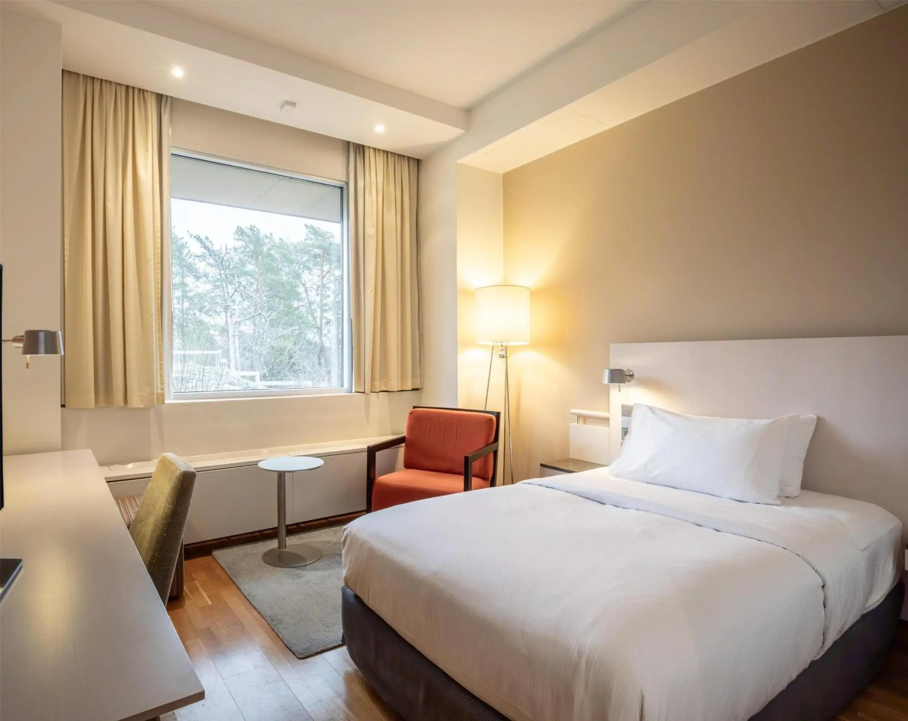 Bed in Hilton Helsinki Kalastajatorppa Bed in Hilton Helsinki Kalastajatorppa