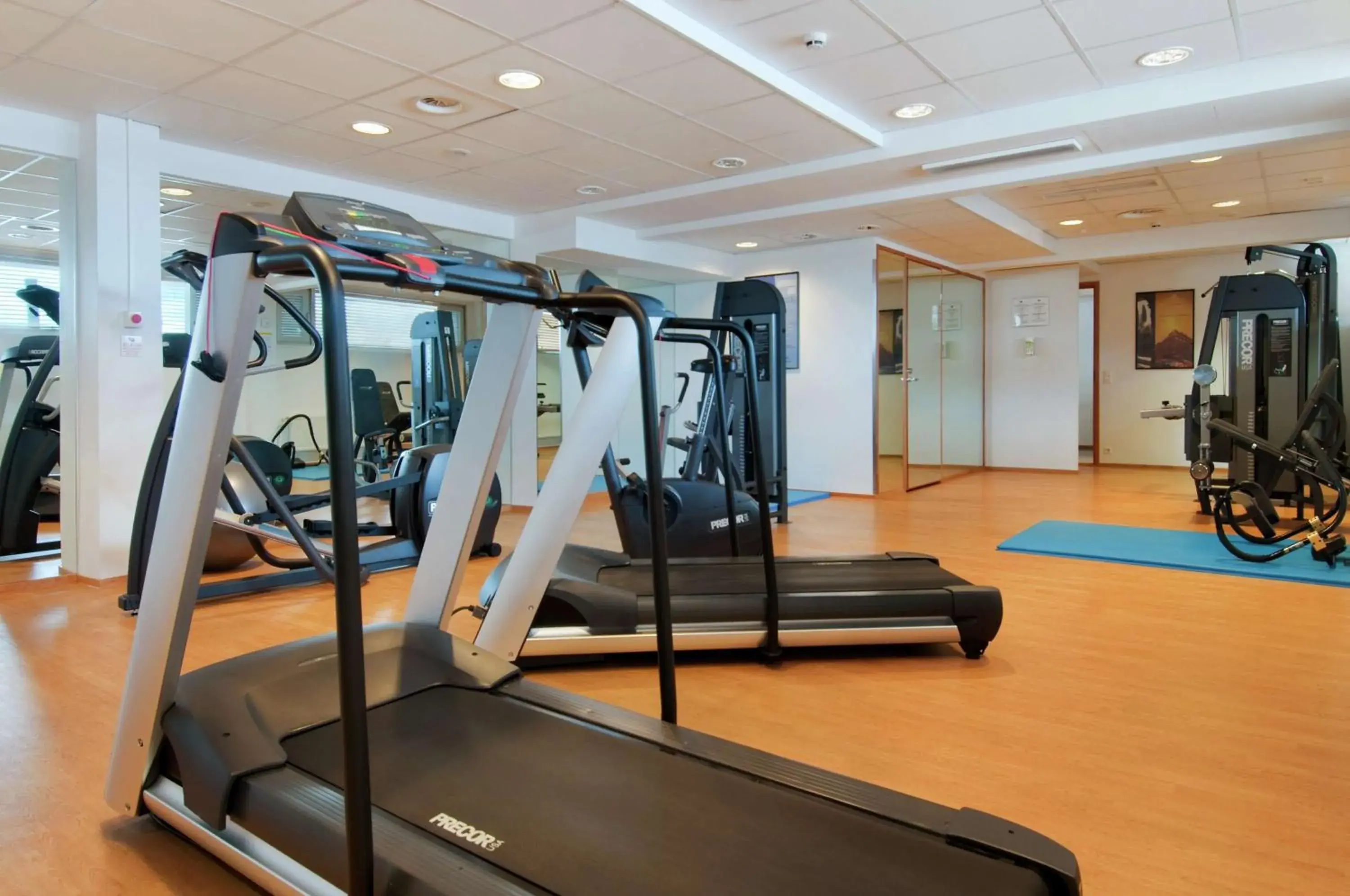 Fitness centre/facilities in Hilton Helsinki Kalastajatorppa Fitness centre/facilities in Hilton Helsinki Kalastajatorppa