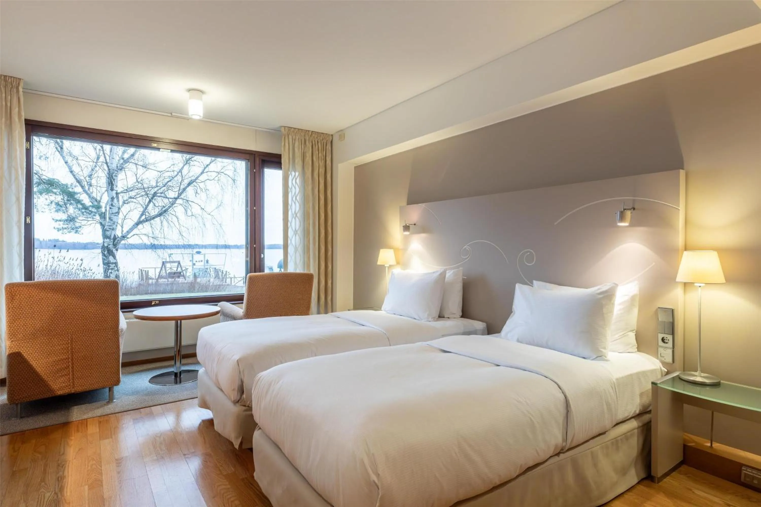 Bed in Hilton Helsinki Kalastajatorppa