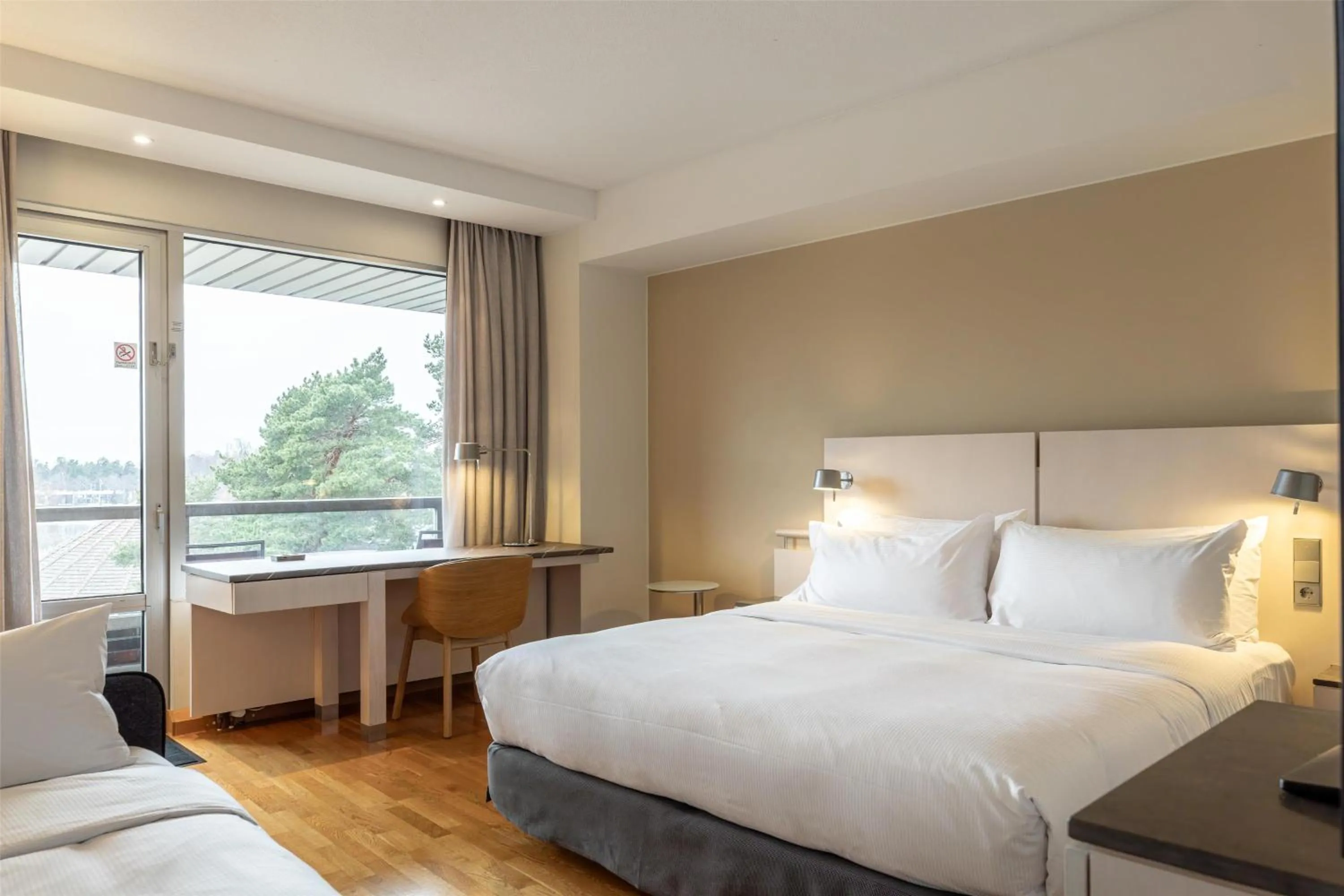 Bedroom, Bed in Hilton Helsinki Kalastajatorppa