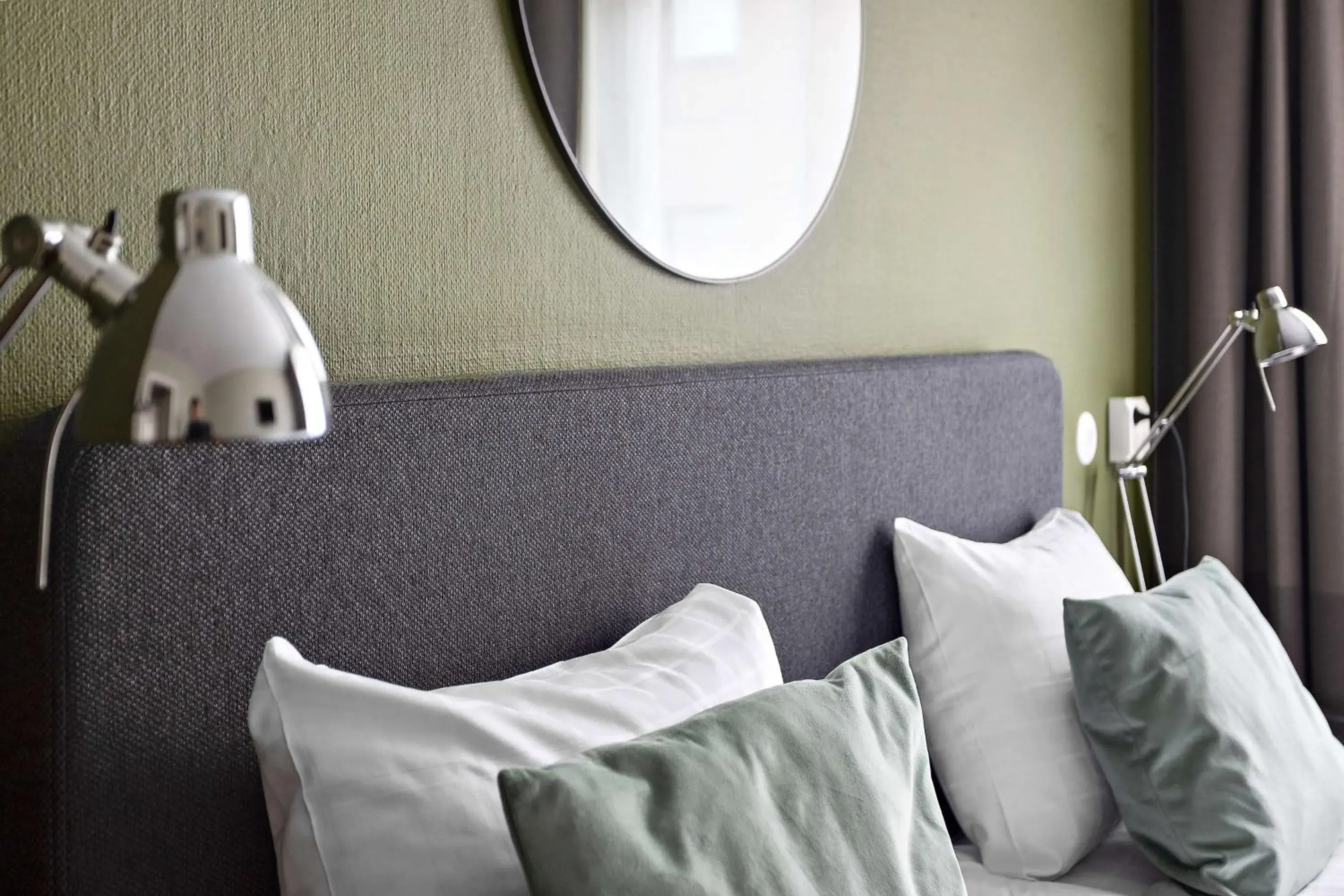 Bedroom, Bed in Palm Tree Hotel, Best Western Signature Collection Bedroom, Bed in Palm Tree Hotel, Best Western Signature Collection