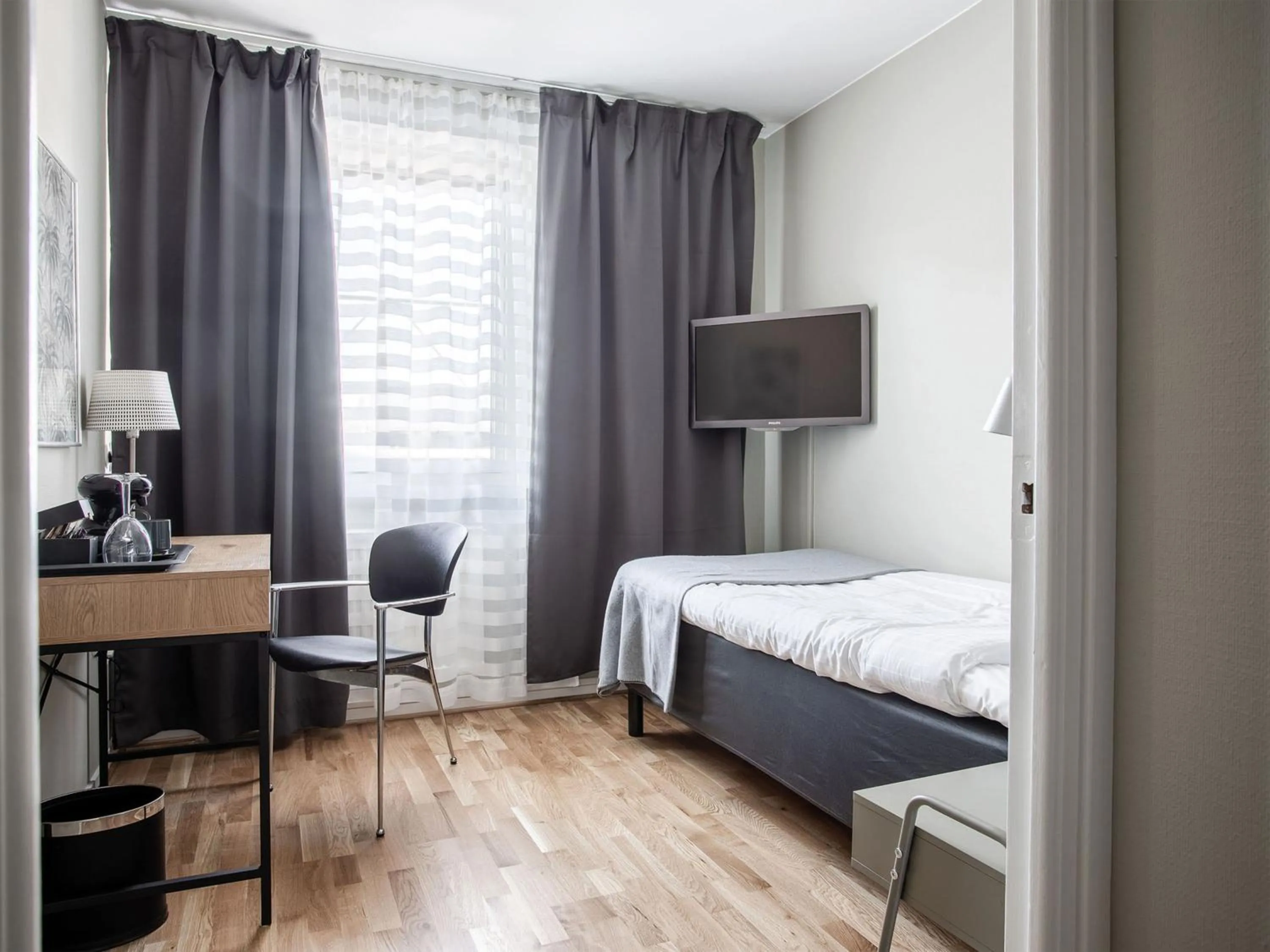 Bed in Palm Tree Hotel, Best Western Signature Collection