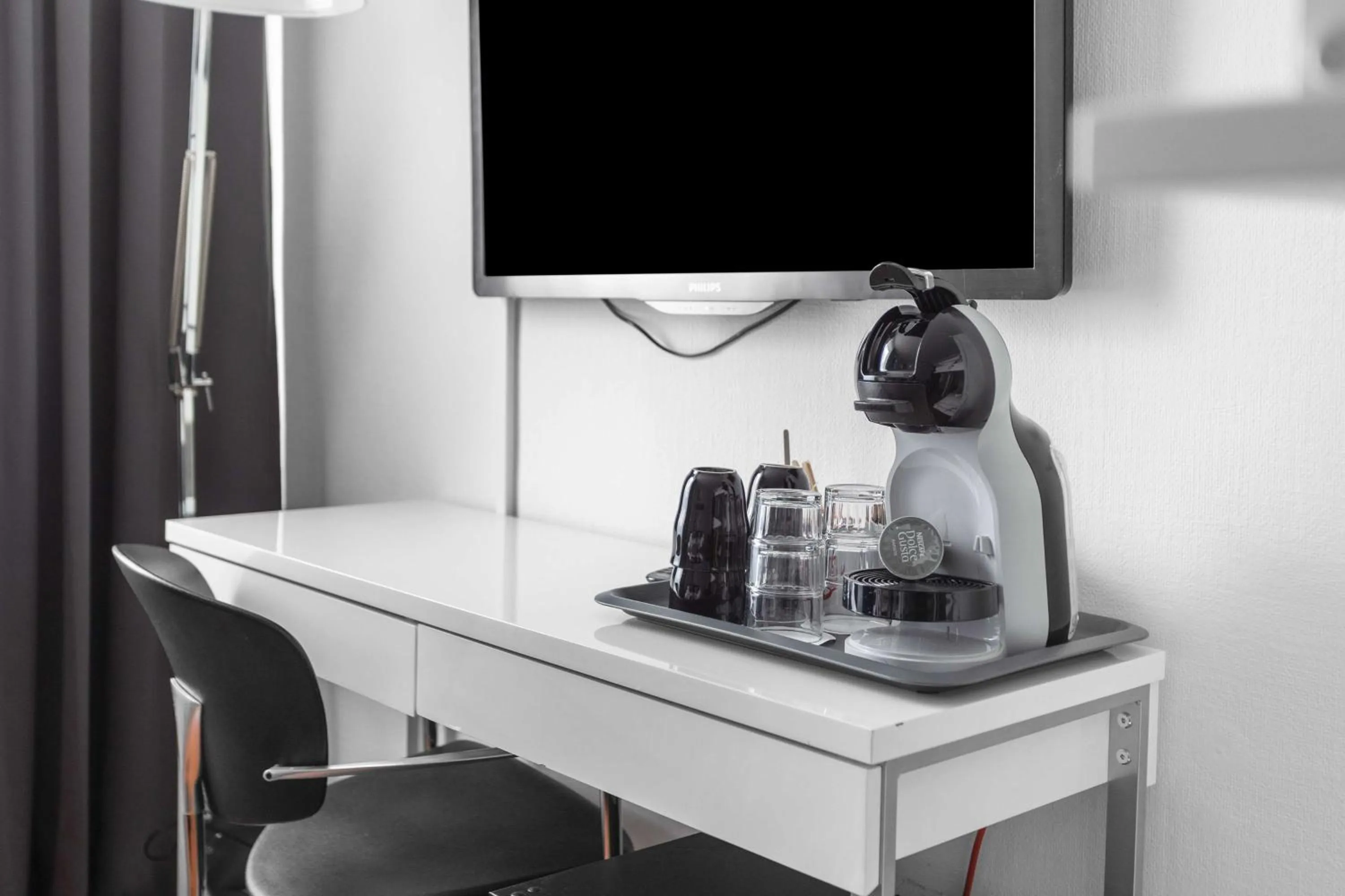 Coffee/tea facilities in Palm Tree Hotel, Best Western Signature Collection