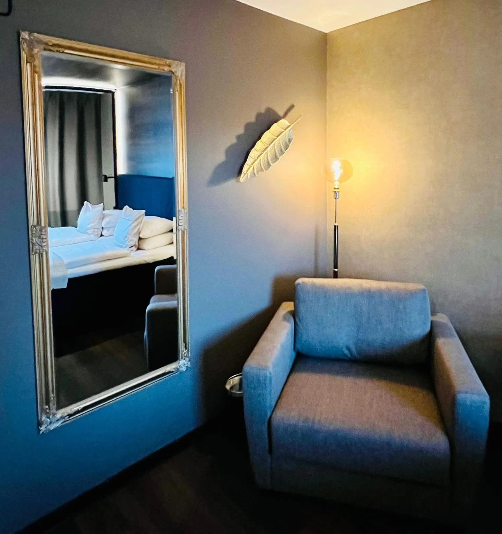 Property building, Bed in Palm Tree Hotel, Best Western Signature Collection