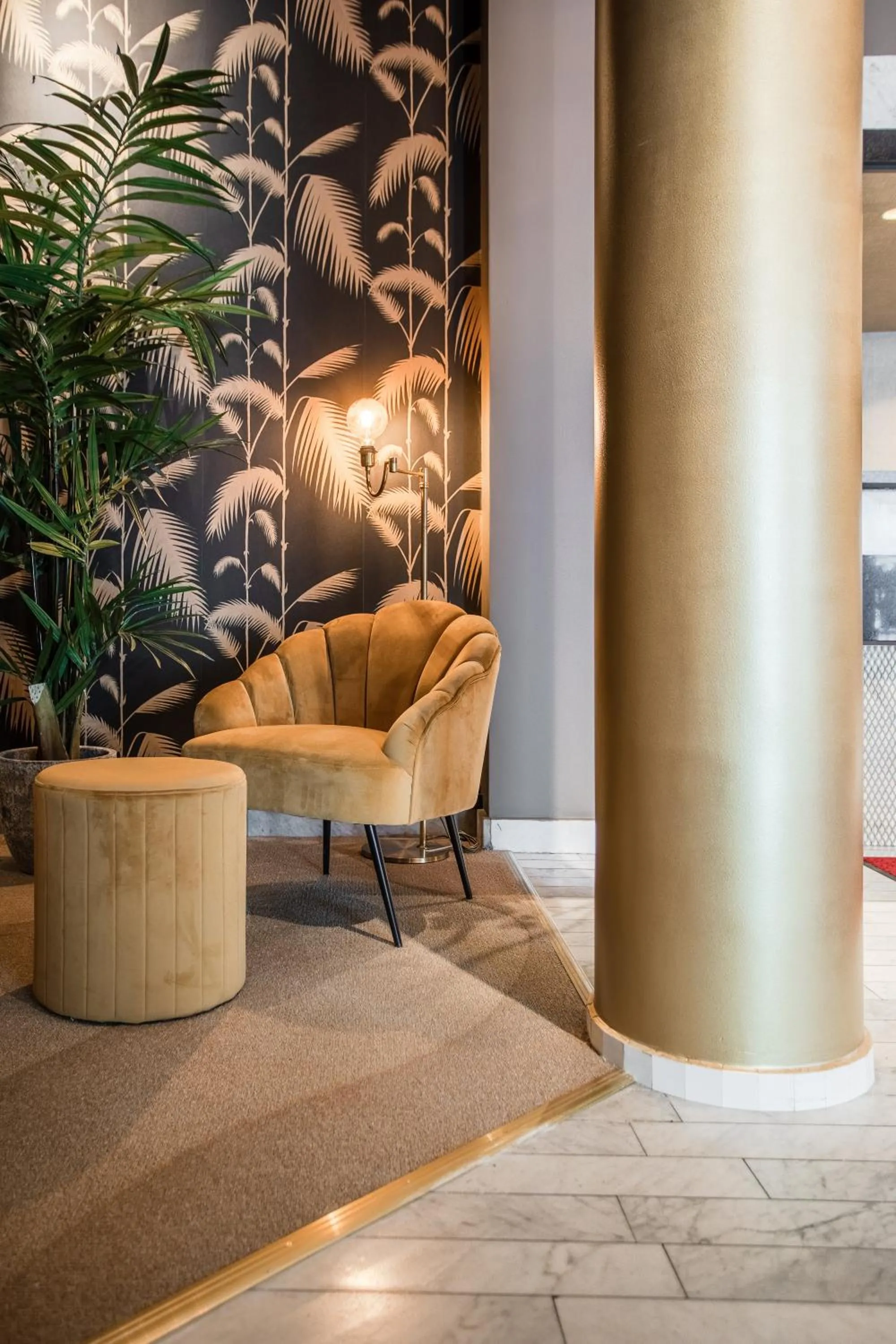 Property building in Palm Tree Hotel, Best Western Signature Collection