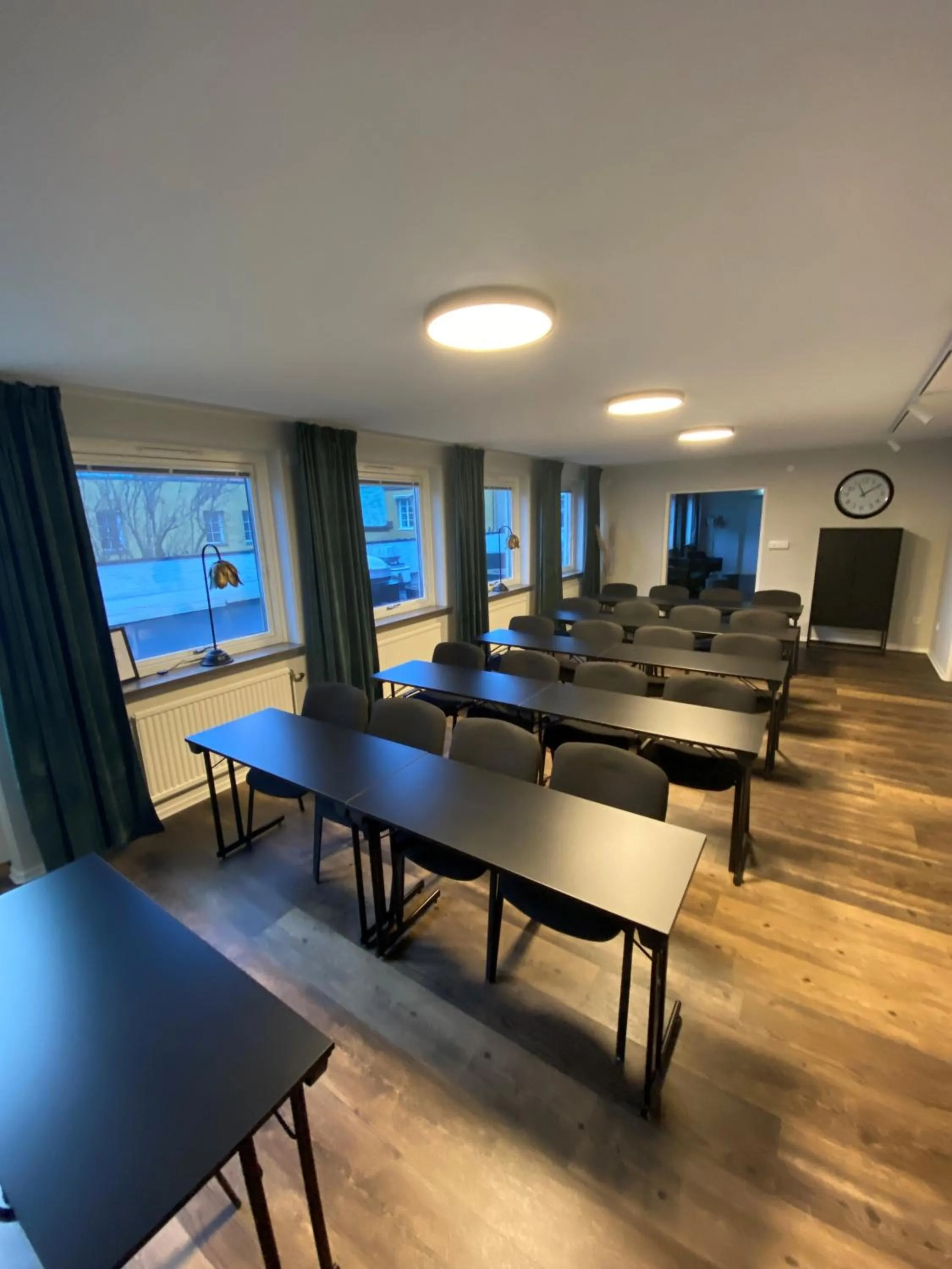 Business facilities in Palm Tree Hotel, Best Western Signature Collection