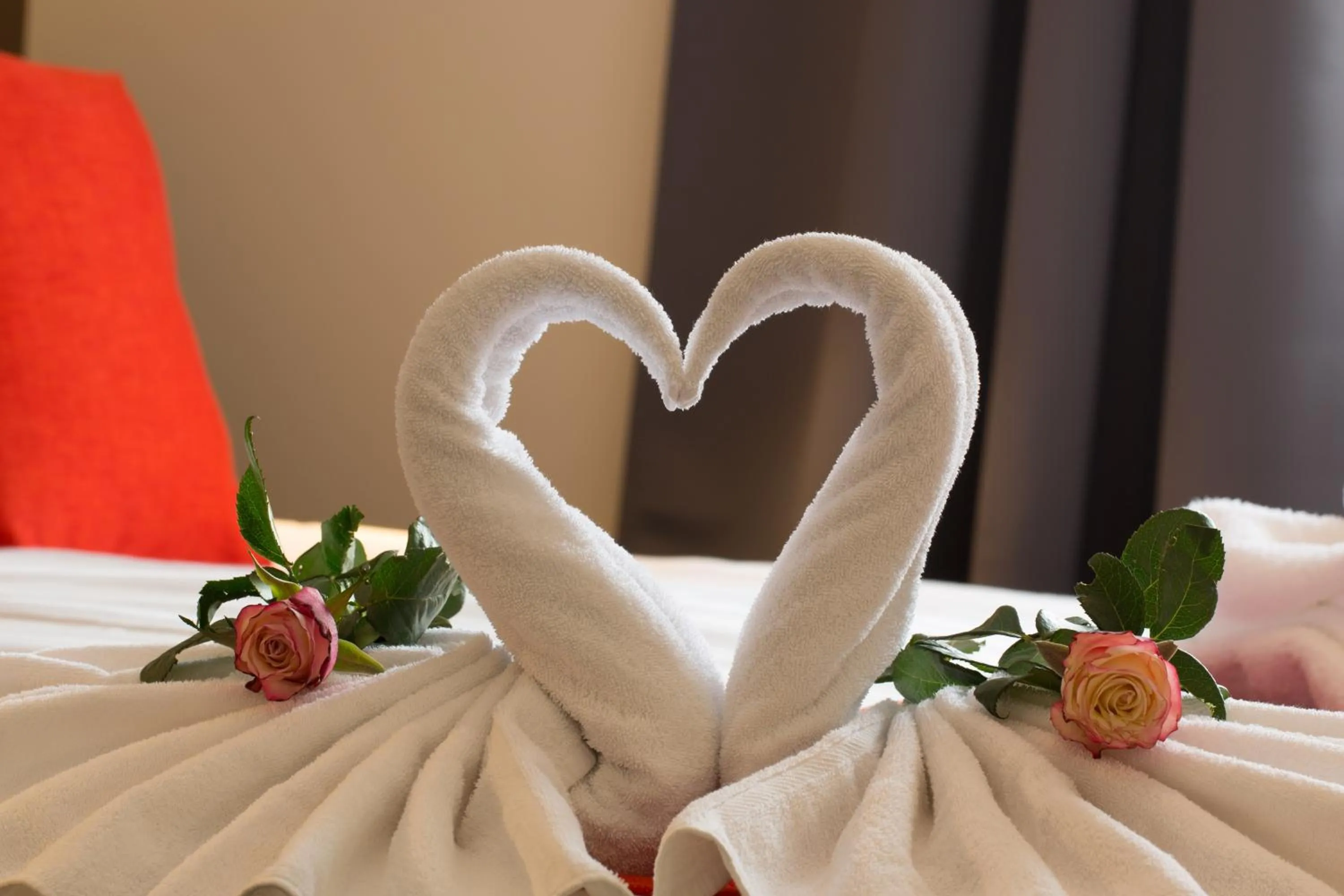 Decorative detail, Bed in Palm Tree Hotel, Best Western Signature Collection