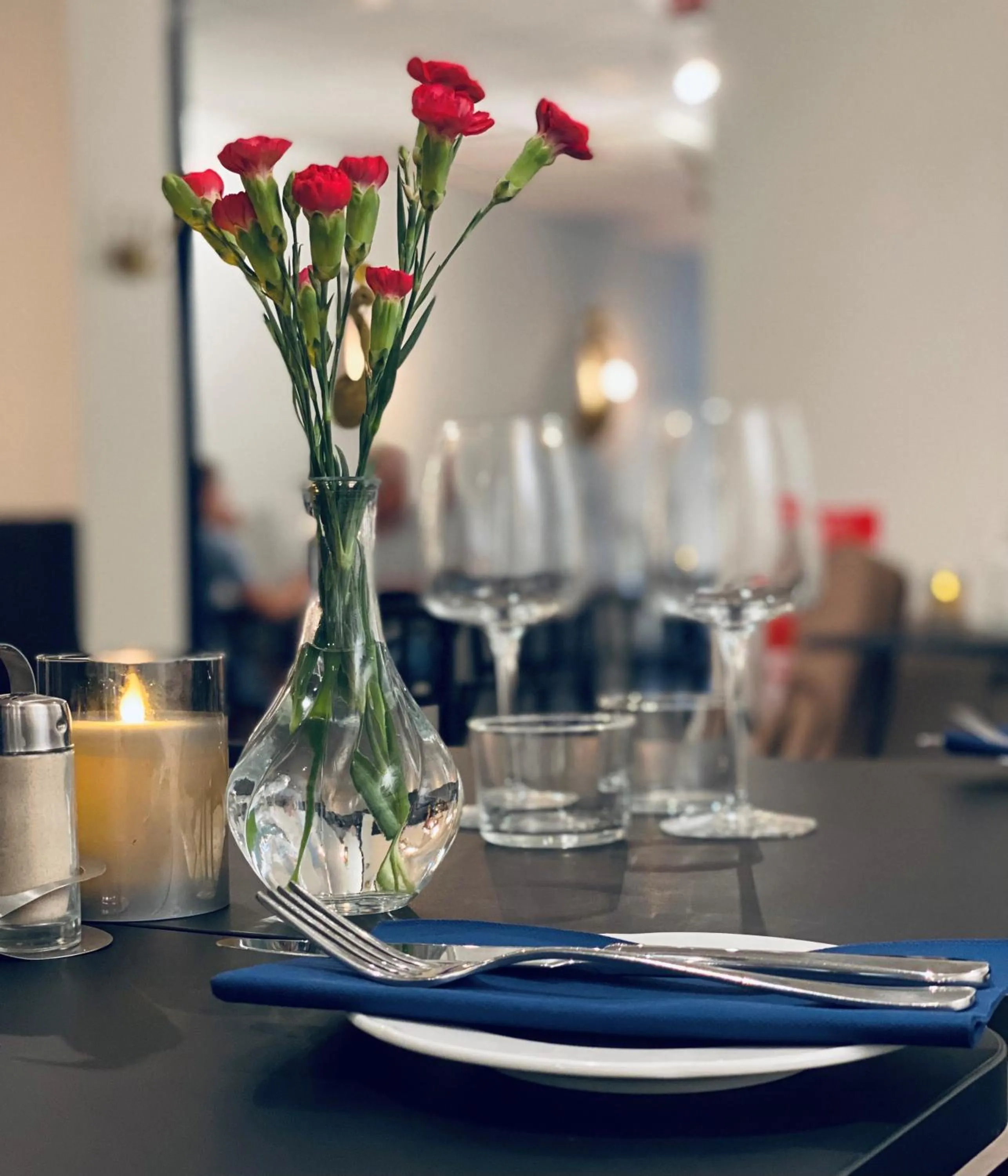 Restaurant/places to eat in Palm Tree Hotel, Best Western Signature Collection