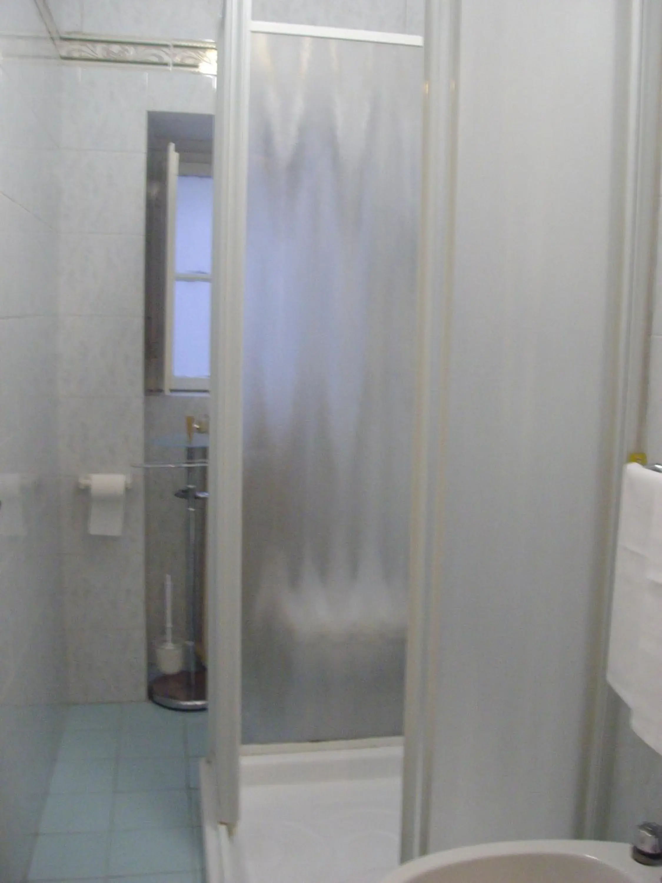 Shower, Bathroom in Albergo Anna