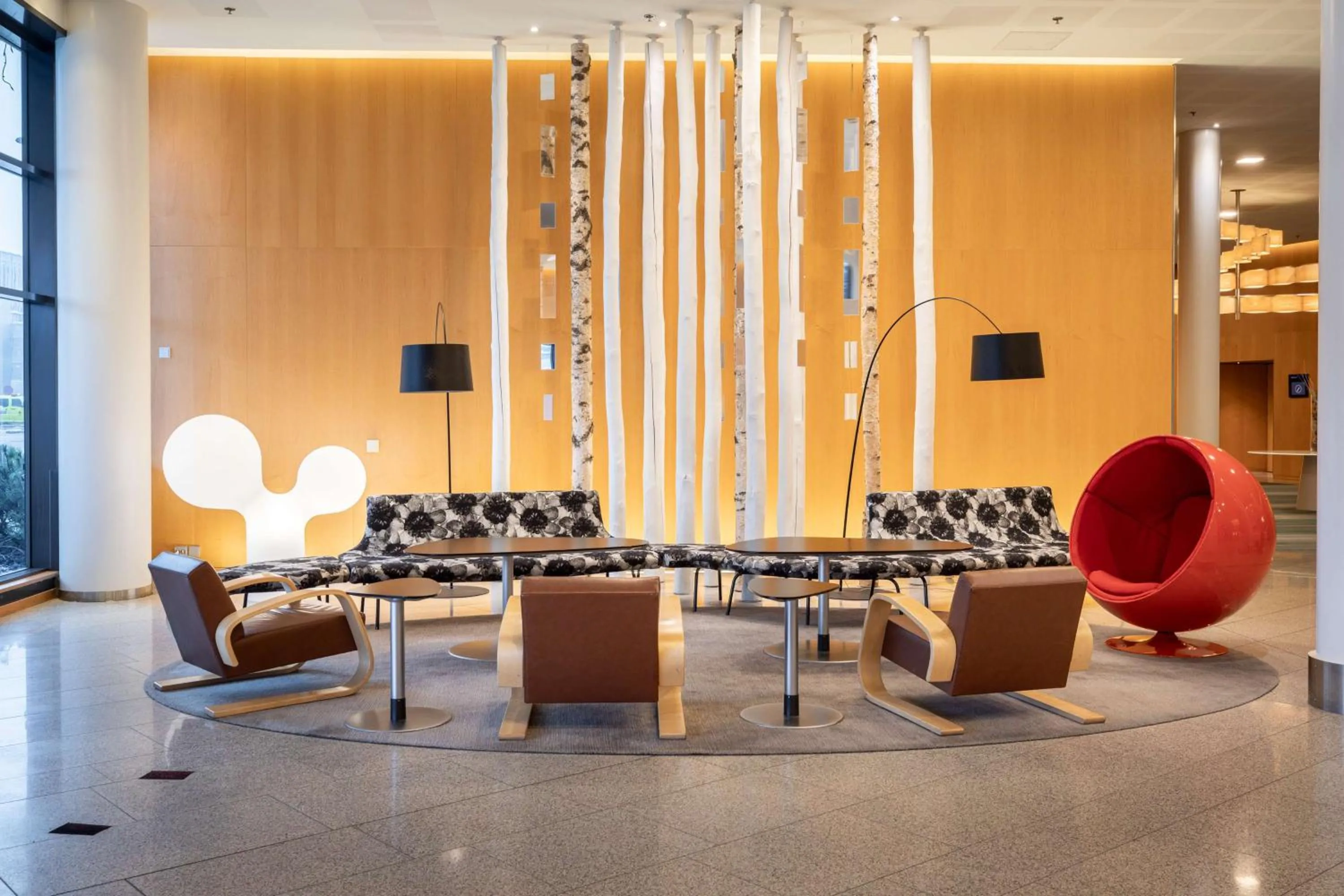 Lobby or reception in Hilton Helsinki Airport