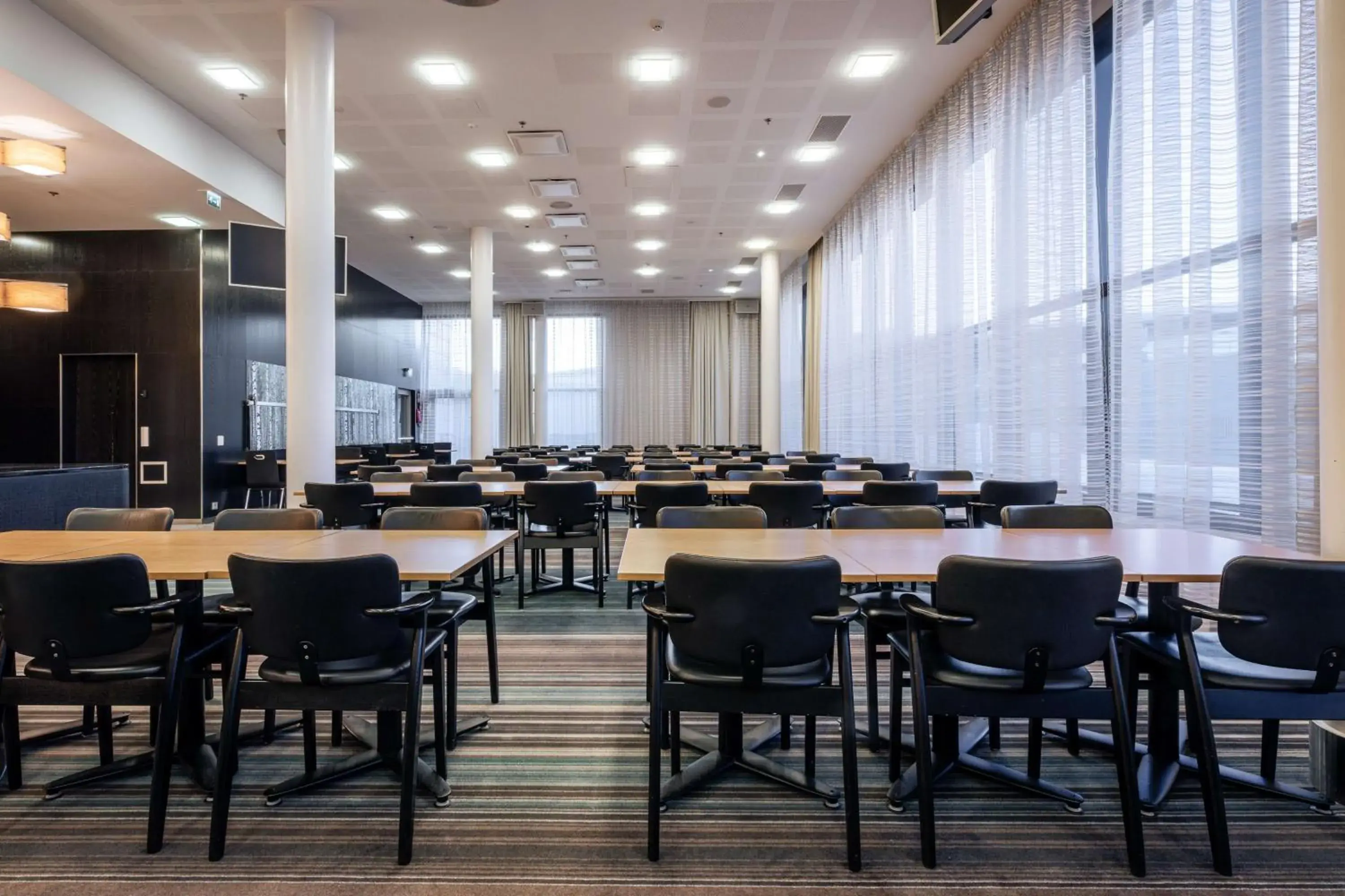 Restaurant/places to eat in Hilton Helsinki Airport Restaurant/places to eat in Hilton Helsinki Airport