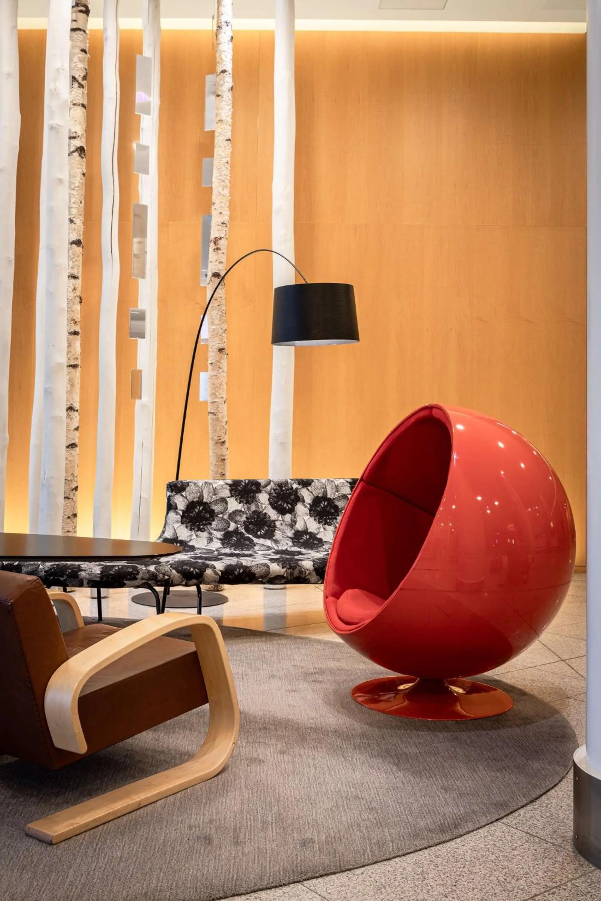 Lobby or reception in Hilton Helsinki Airport