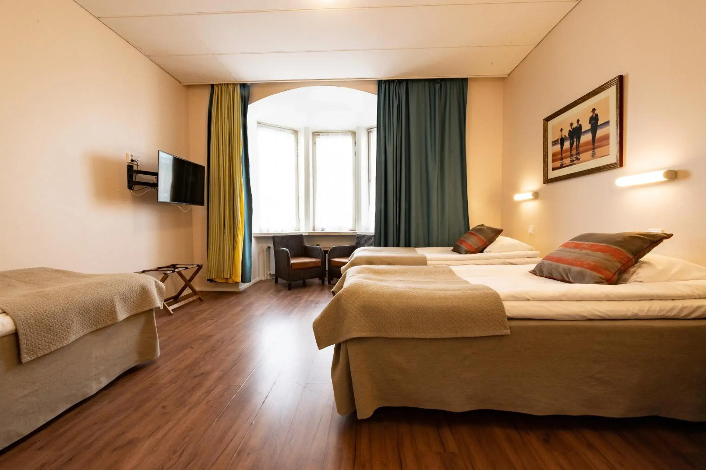 Toilet, Bed in Hotel Arthur Toilet, Bed in Hotel Arthur