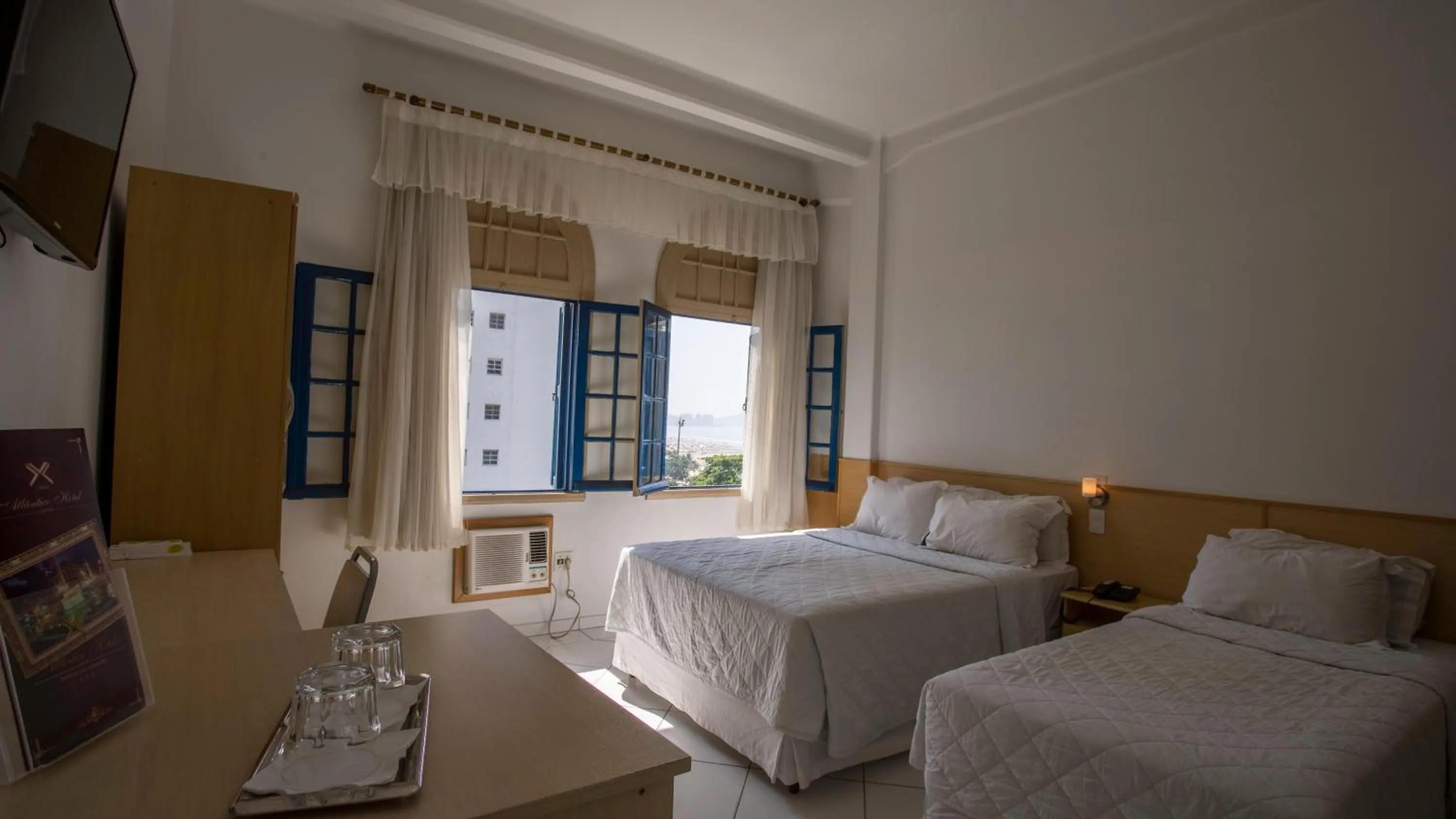 Day, Bed in Atlântico Hotel