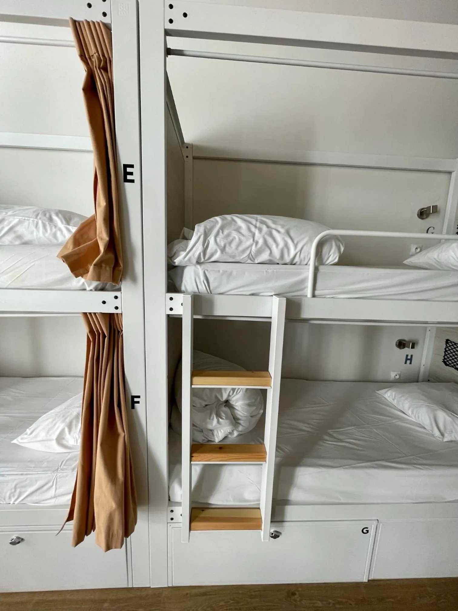 Bed in 10-Bed Mixed Dormitory Room in Georges Hostel & Café