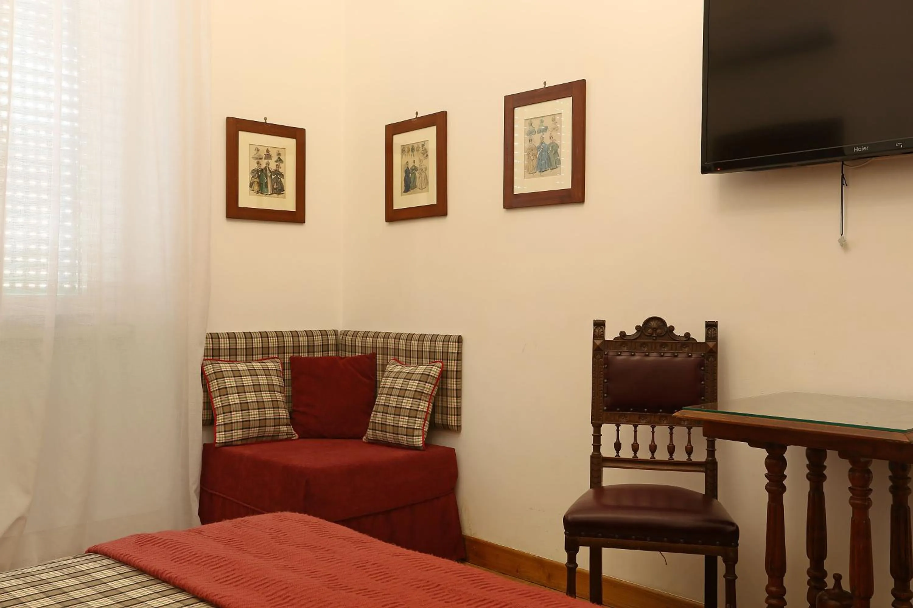 Photo of the whole room, Bed in Houspitality Caesar Bed & Breakfast