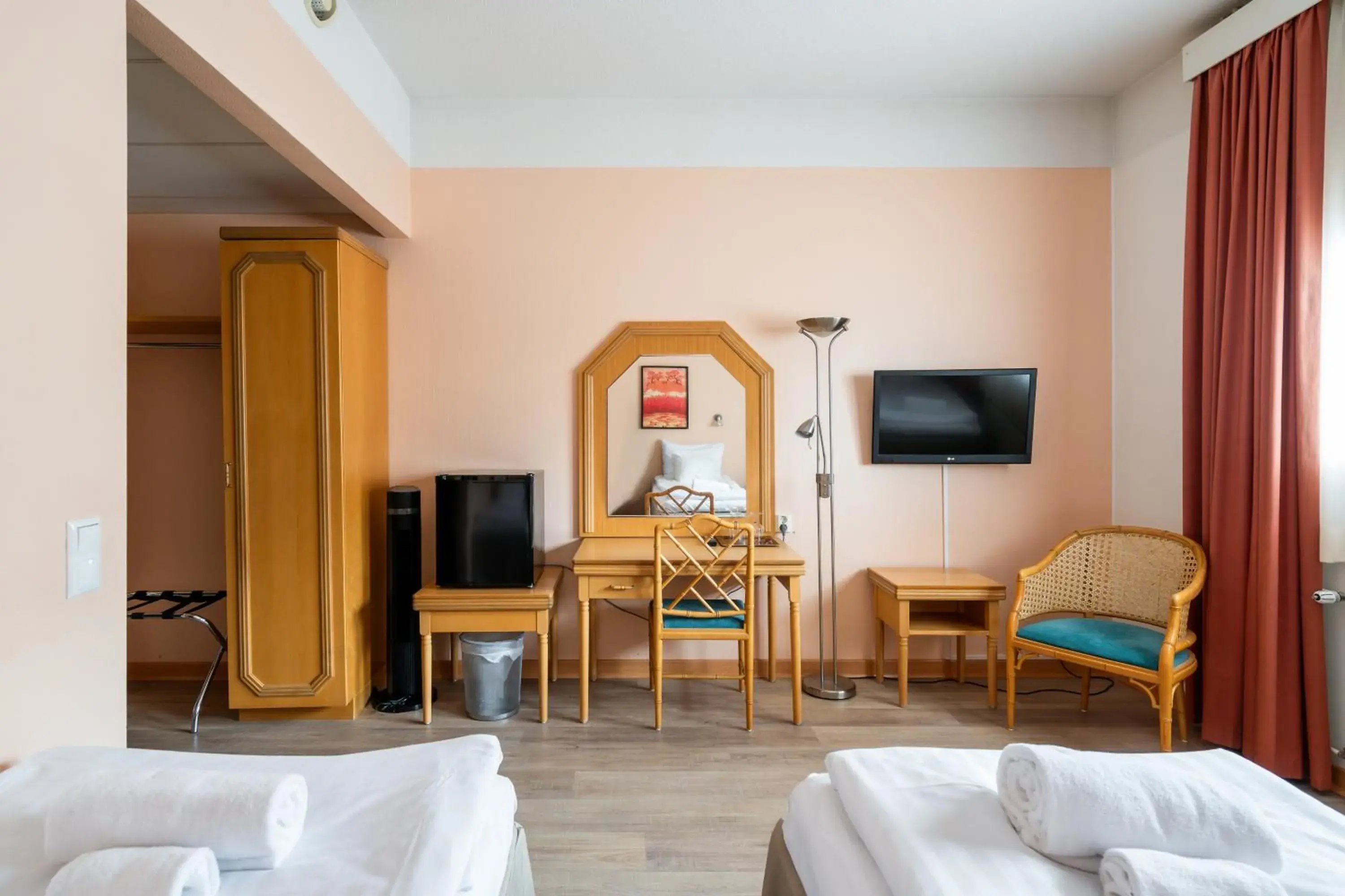 TV and multimedia, Bed in Hiisi Hotel Turku Seaport TV and multimedia, Bed in Hiisi Hotel Turku Seaport