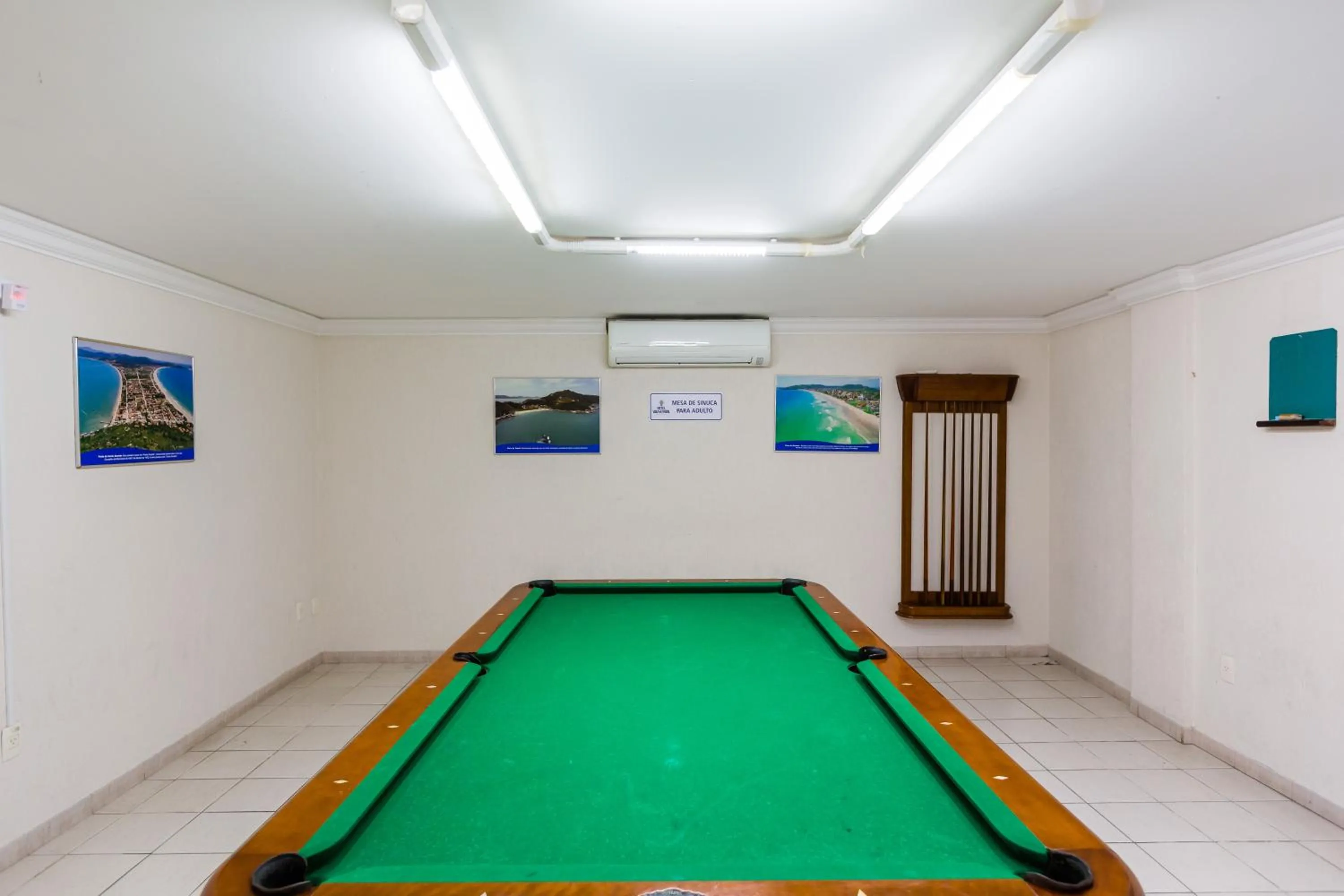 Billiard in Hotel Vila do Farol
